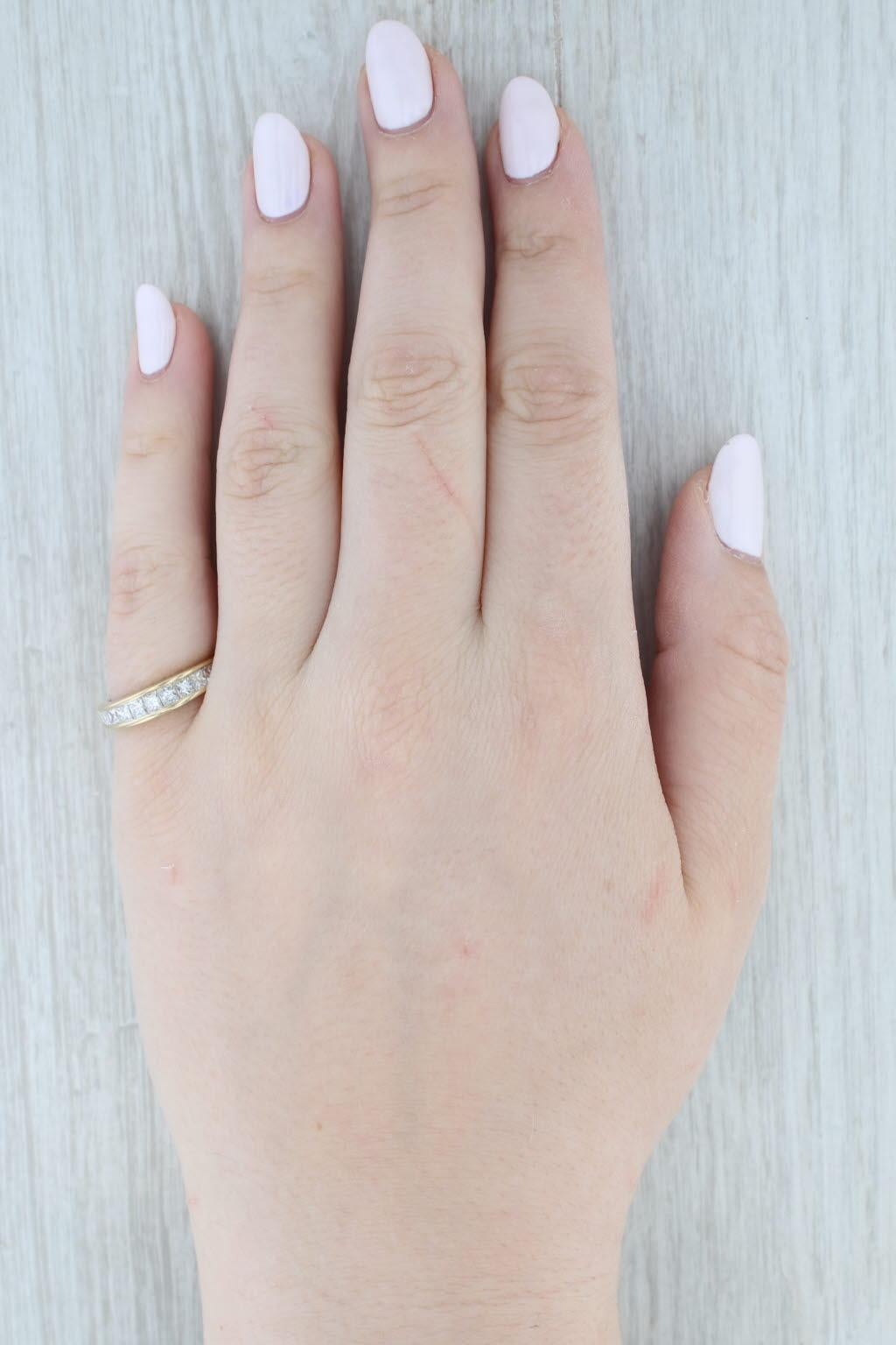 Fascia nuziale con diamante da 0,90 ct. in oro giallo 14k Misura 7 Anello anniversario impilabile in vendita 4