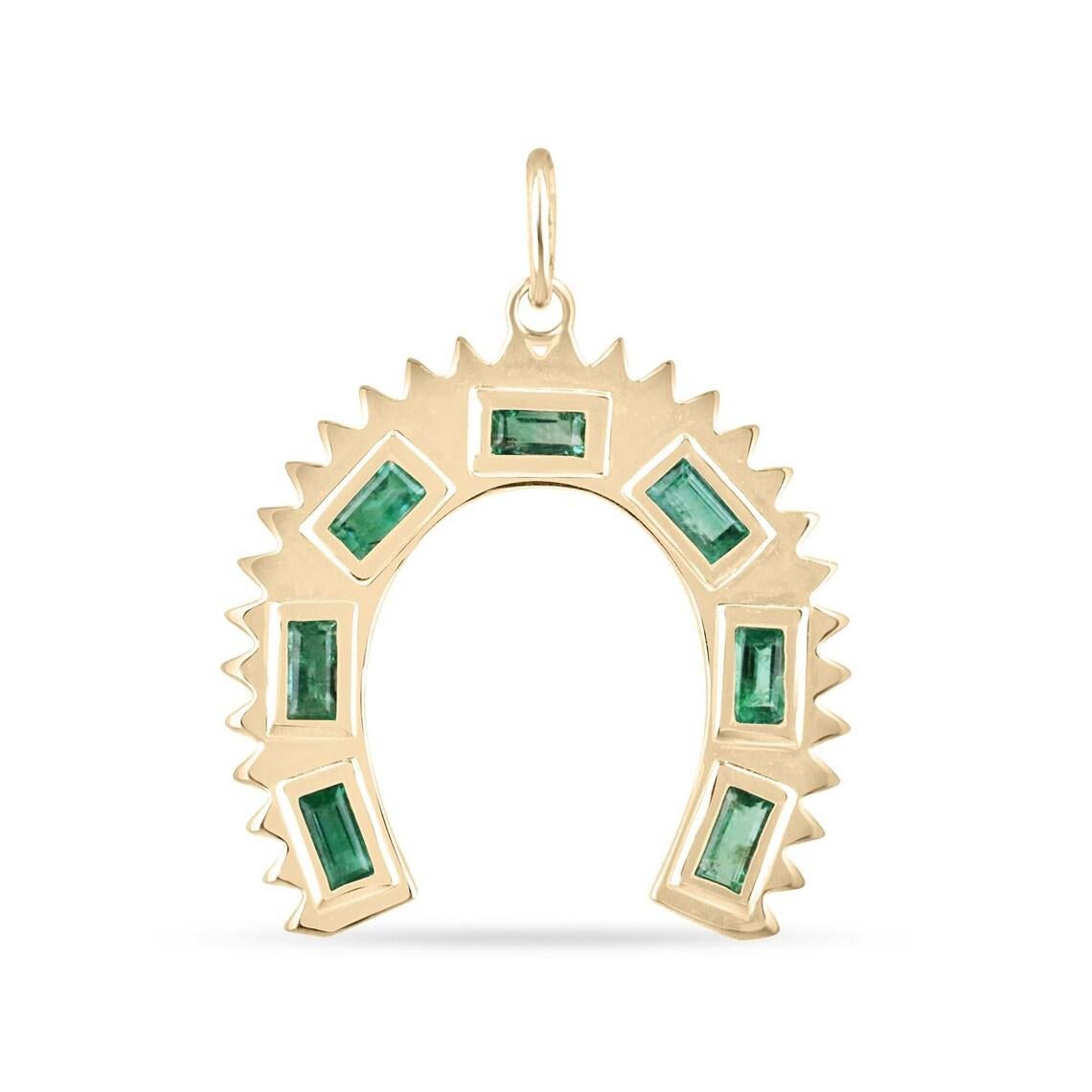 Collana con ciondolo a ferro di cavallo in smeraldo naturale 0,90tcw 14K Baguette Emerald Lucky