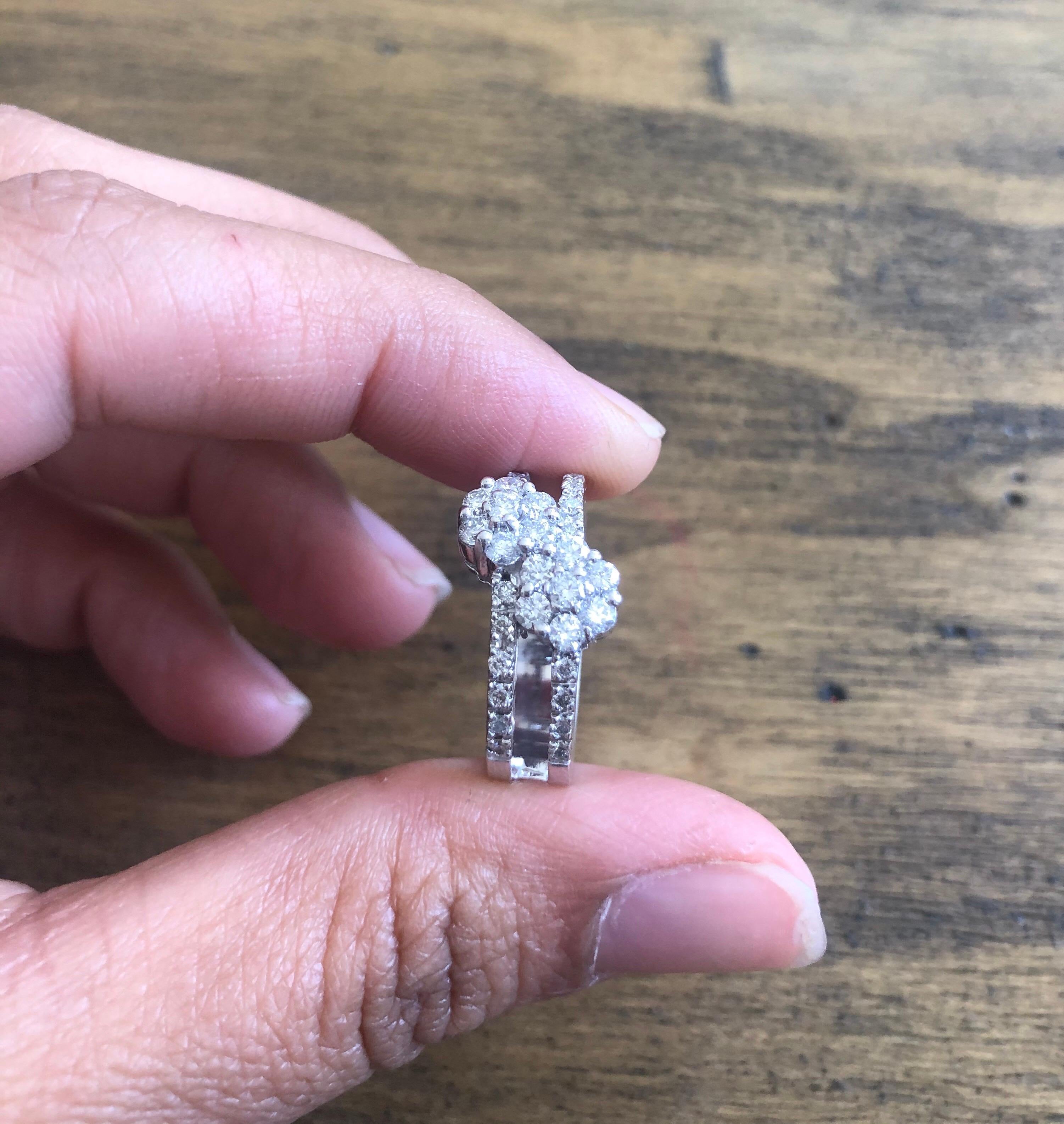 0.91 Carat Diamond Cocktail 14 Karat White Gold Flower Ring In New Condition For Sale In Los Angeles, CA