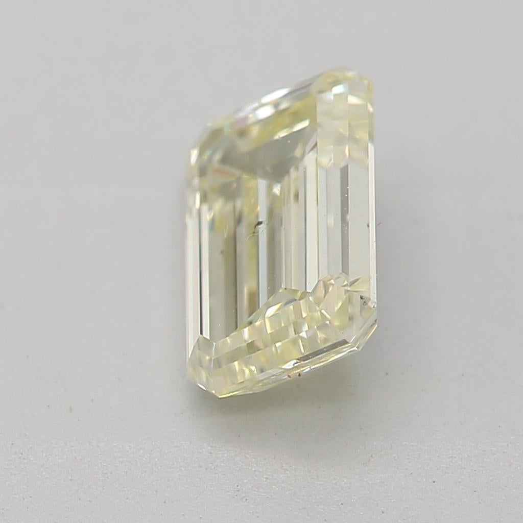 Emerald Cut 0.91 Carat Emerald cut diamond SI2 Clarity GIA Certified For Sale