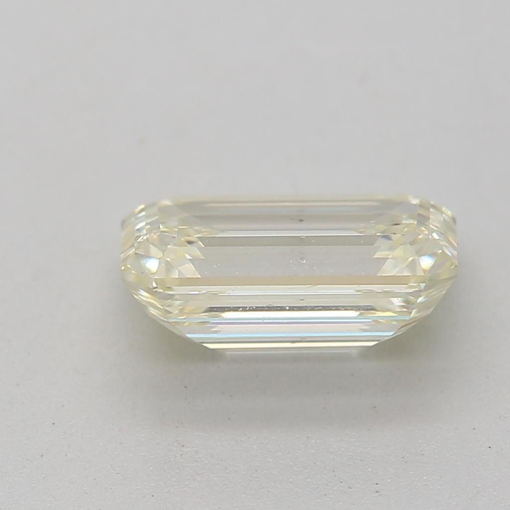 0.91 Carat Emerald cut diamond SI2 Clarity GIA Certified In New Condition For Sale In Kowloon, HK