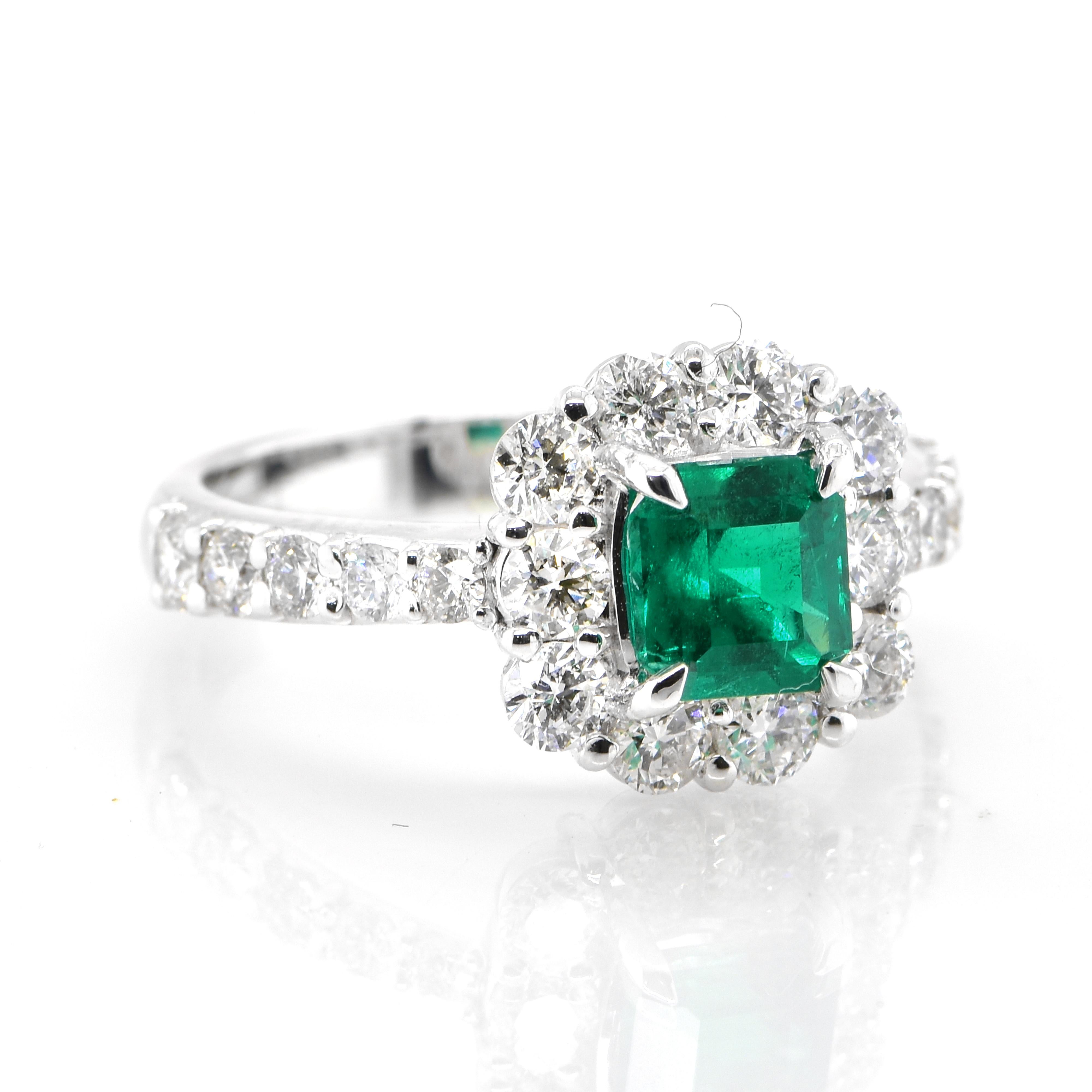 Modern 0.91 Carat Natural Colombian Emerald and Diamond Ring Made in Platinum For Sale