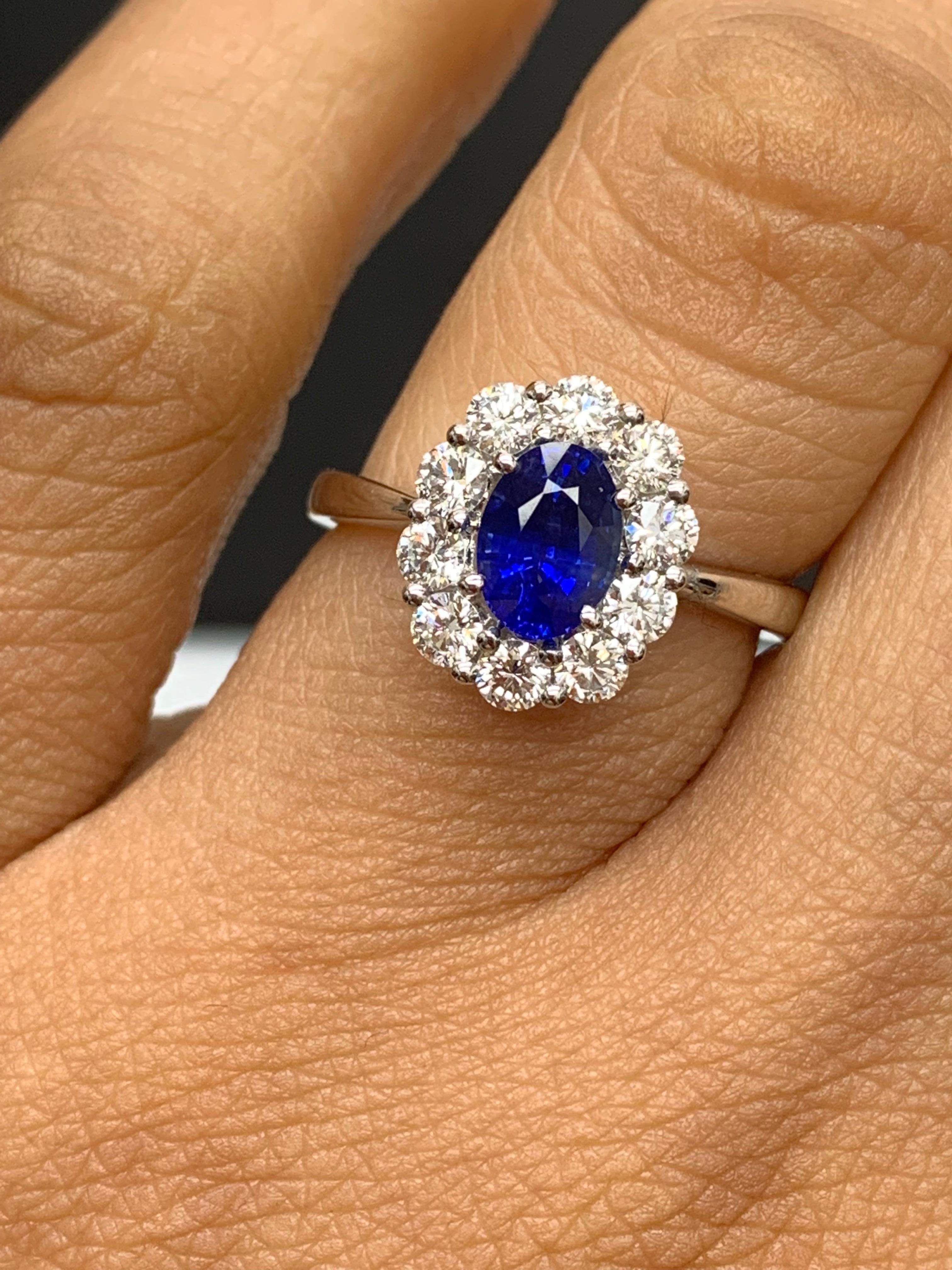 0.91 Carat Oval Cut Blue Sapphire and Diamond Ring in 18k White Gold For Sale 5