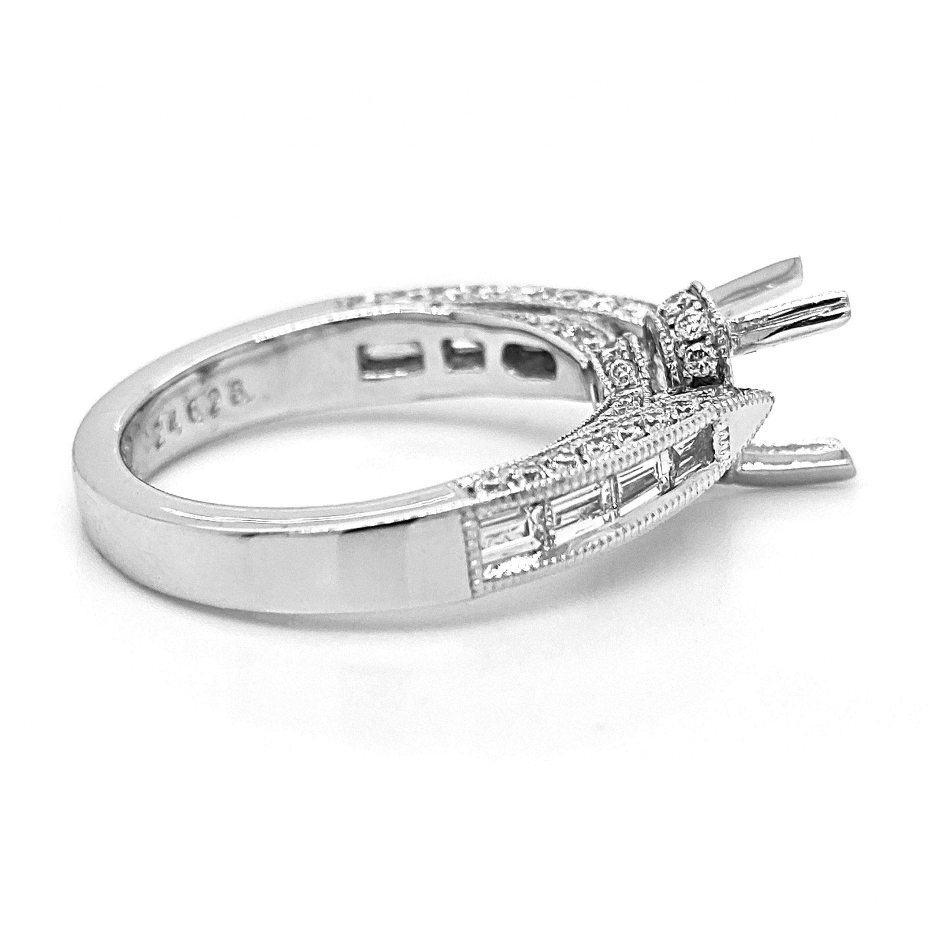 70 White Diamonds: 0.91 Carats
Metal: 18K White Gold, 9.29 Grams
