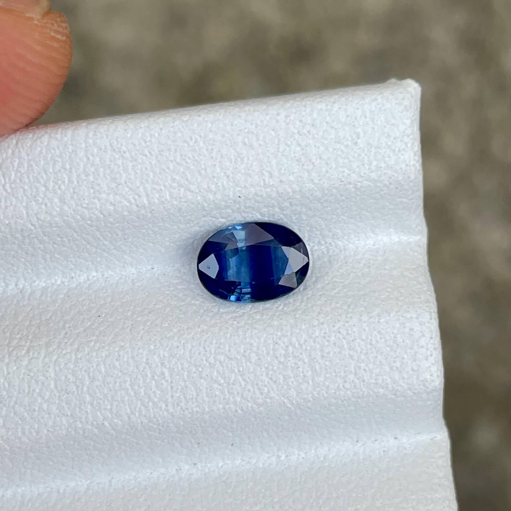 0,91 Karat Bi Farbe Saphir Stein Oval Schliff Natürlicher Sri Lankanischer Edelstein (Moderne) im Angebot