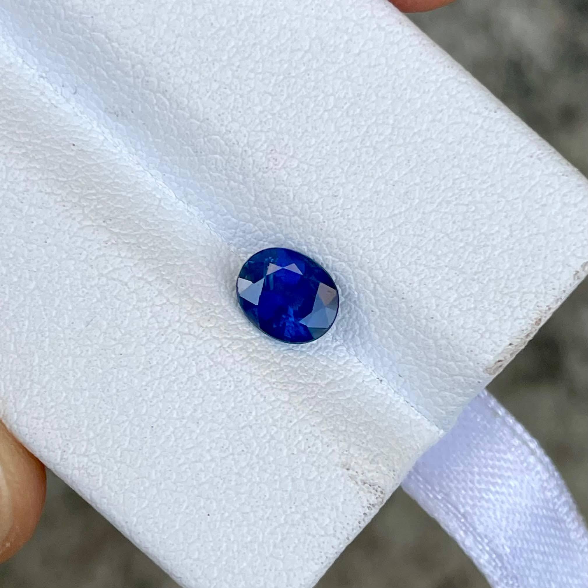 0.91 carats Blue Sapphire Stone Oval Faceted Madagascar's Gemstone In New Condition For Sale In Bangkok, TH