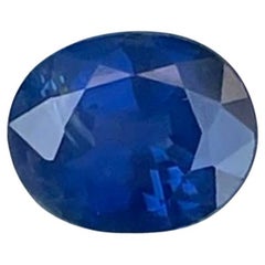 Pierre précieuse de Madagascar facettée ovale saphir bleu 0,91 carat