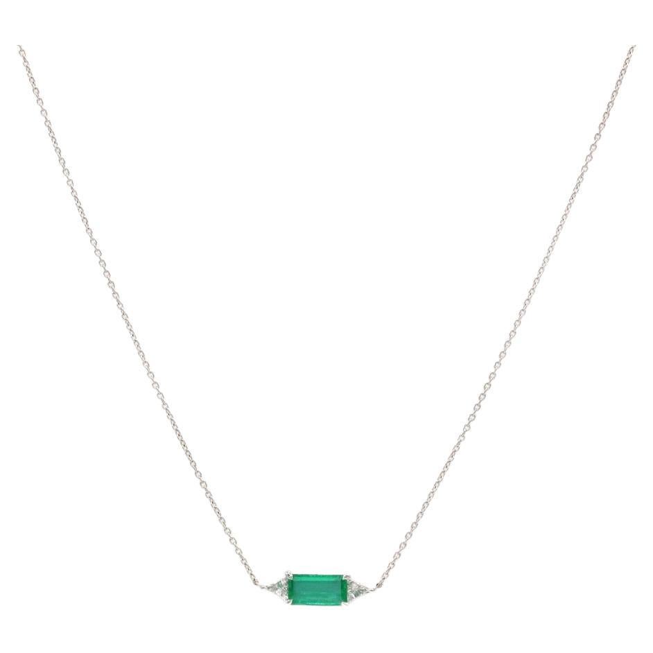 0.91 Ct Emerald 18 K White Gold Chain Necklace For Sale