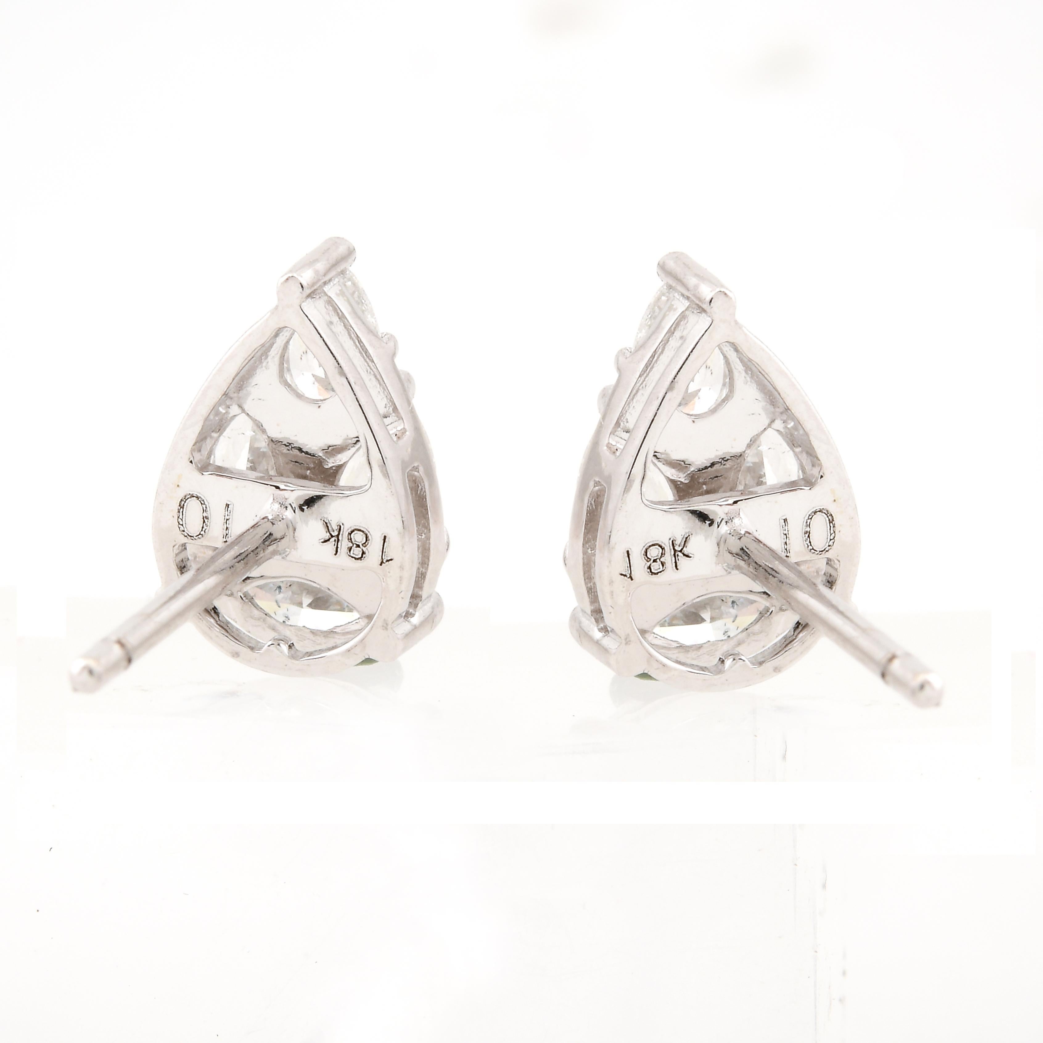 0.91 Ct SI Clarity HI Color Marquise Pear Diamond Stud Earrings 18 Kt White Gold In New Condition For Sale In Diera, Dubai