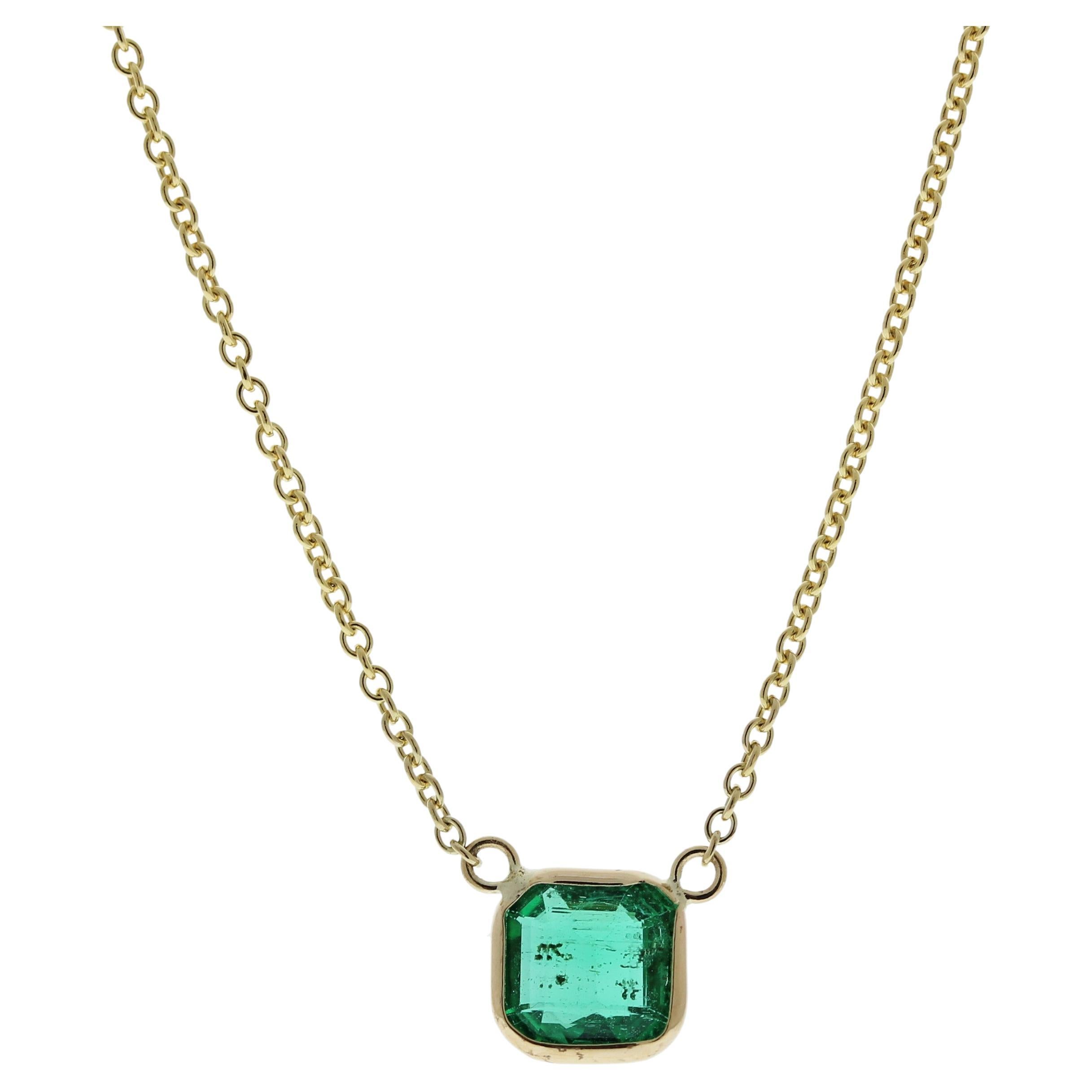 0.91Carat Asscher Emerald Green Fashion Necklaces In 14k Yellow Gold For Sale