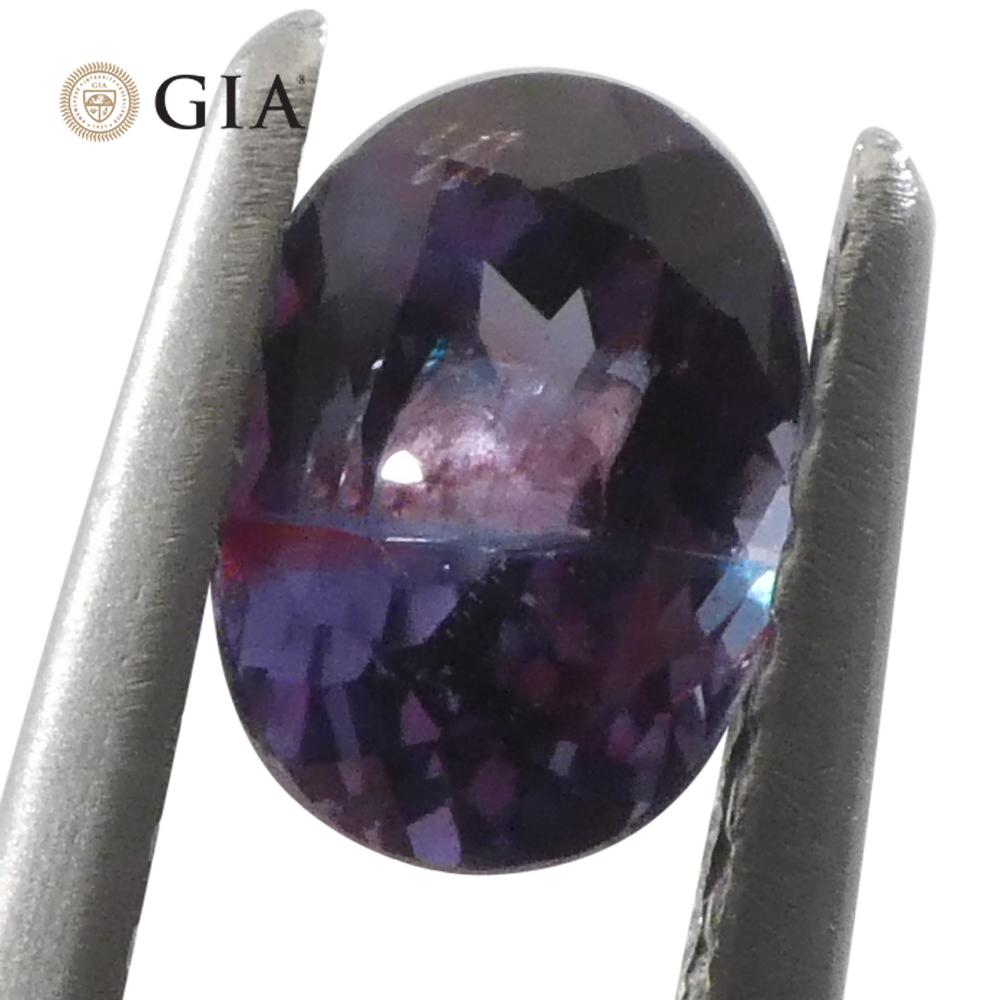 Femenino o masculino 0,91 ct Alejandrita ovalada de color azul verdoso a púrpura rojizo certificada por la GIA de Madagascar Un en venta