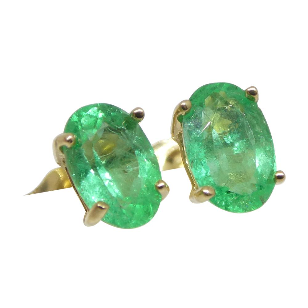 0.91ct Oval Green Colombian Emerald Stud Earrings set in 14k Yellow Gold For Sale 4