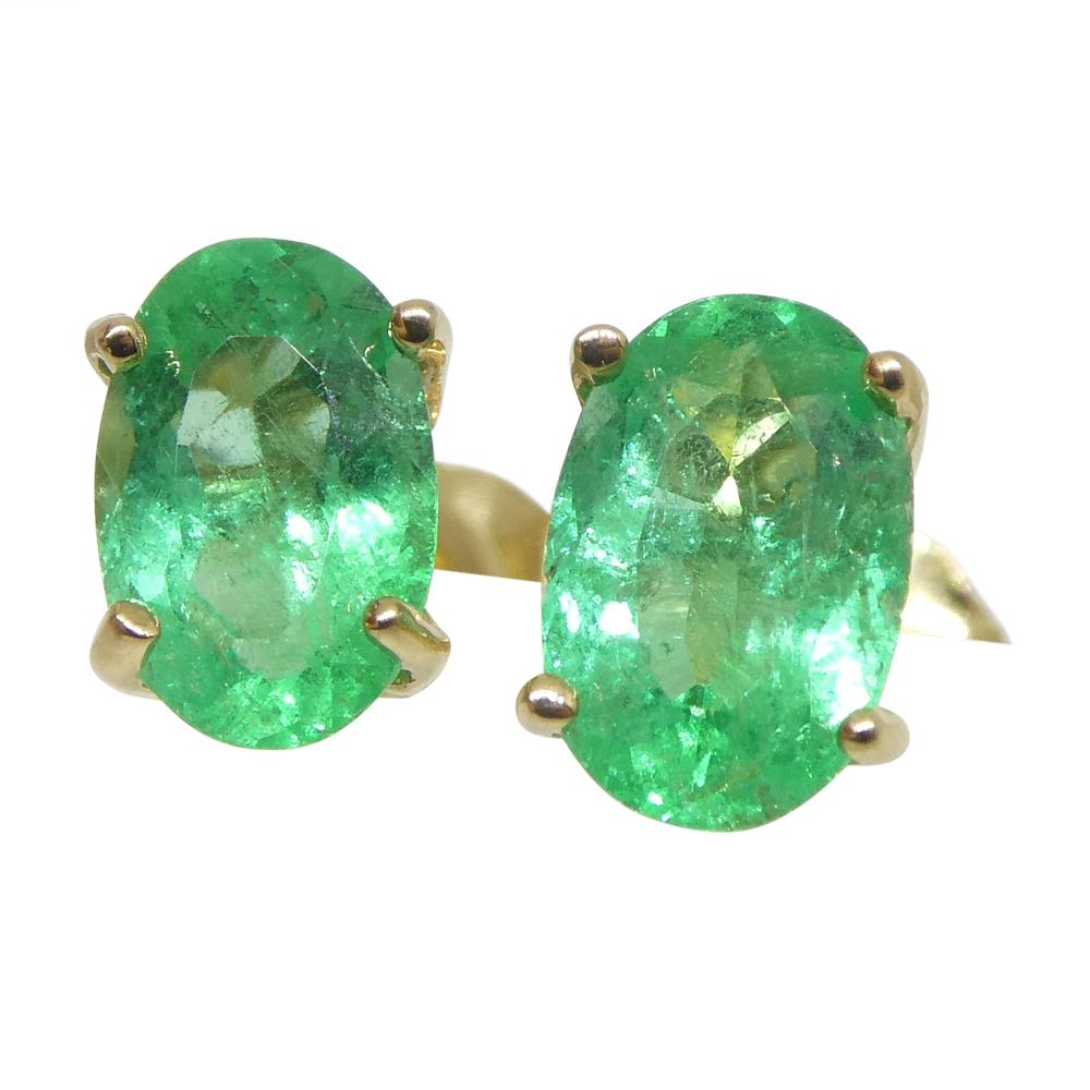 0.91ct Oval Green Colombian Emerald Stud Earrings set in 14k Yellow Gold For Sale 5