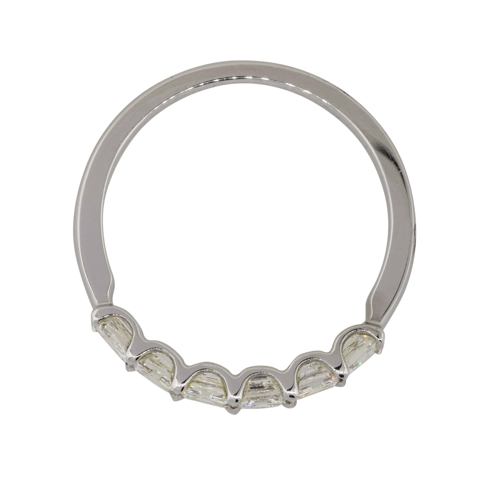 Women's 0.92 Carat Asscher Cut Diamond Six Stone Bridal Ring 18 Karat in Stock For Sale