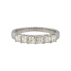 0,92 Karat Asscher-Schliff Diamantring mit sechs Steinen, 18 Karat, auf Lager