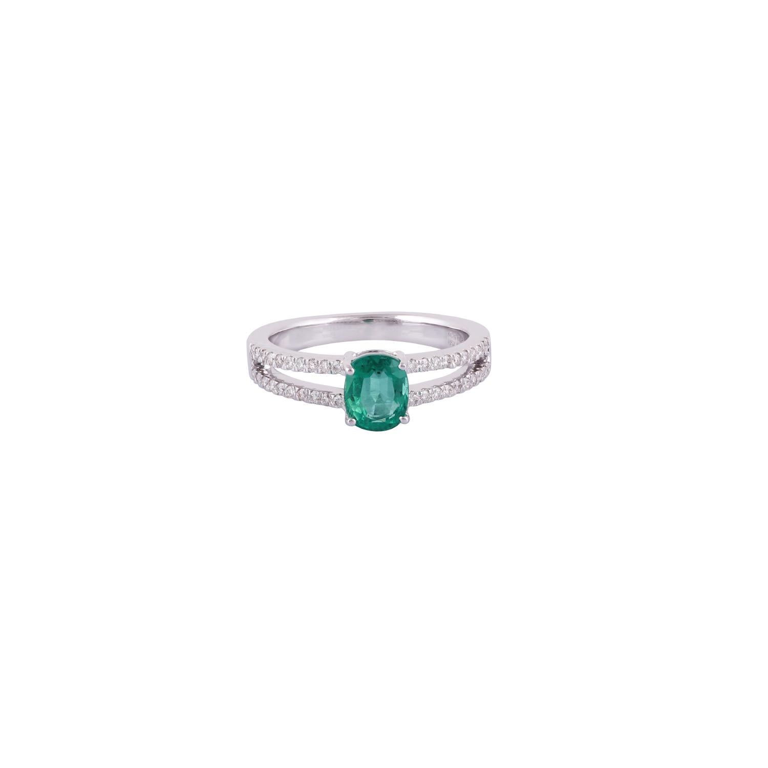 This is an elegant emerald & diamond ring studded in 18k White gold with 1 piece of  Zambian emerald weight 0.92 carat which is surrounded by 40 pieces of diamonds weight 0.24 carat, this entire ring studded in 18k White  gold.



 Ring size can be