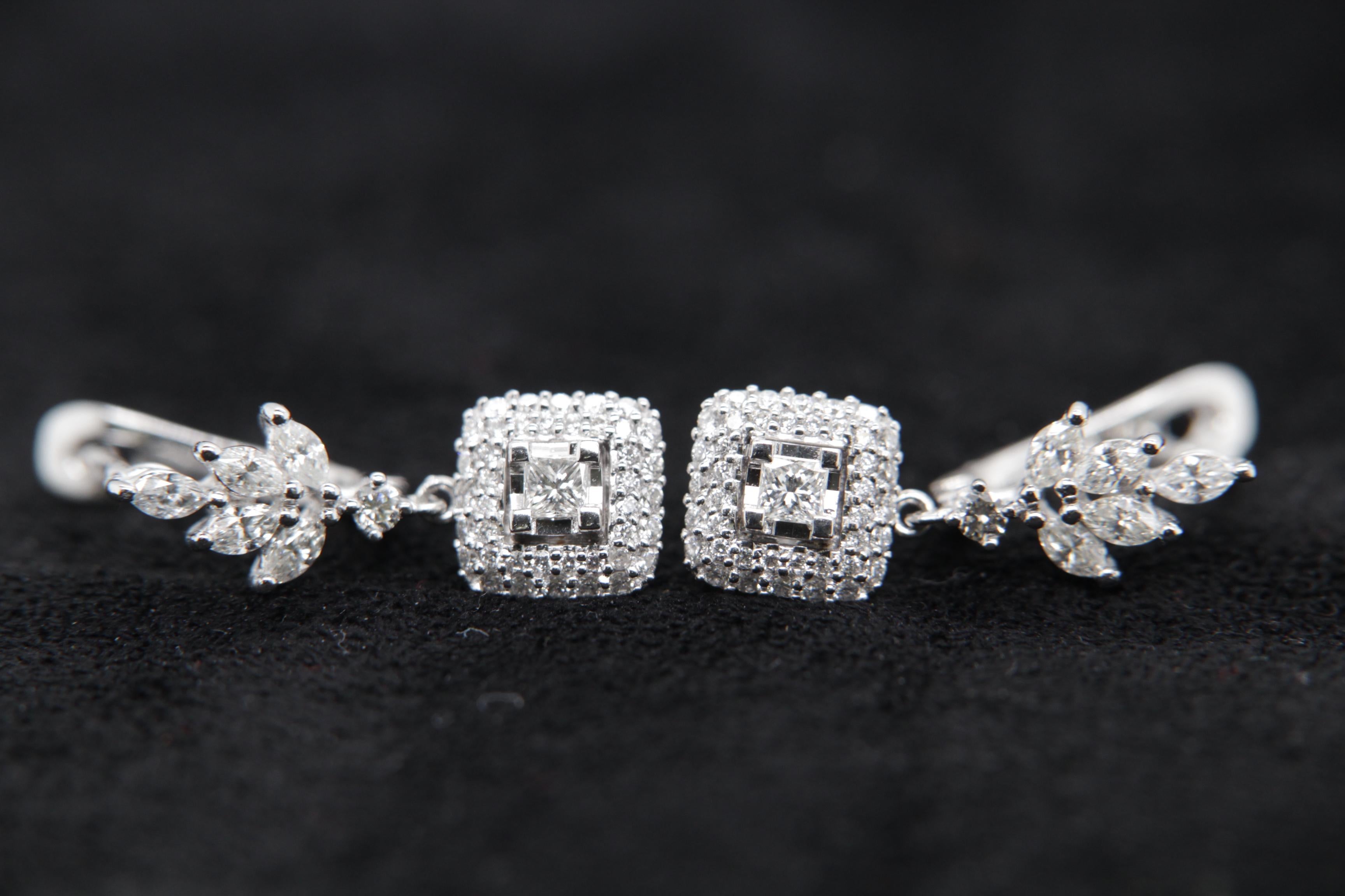 0,92 Karat Diamant-Ohrring aus 18 Karat Gold im Zustand „Neu“ im Angebot in Bangkok, TH
