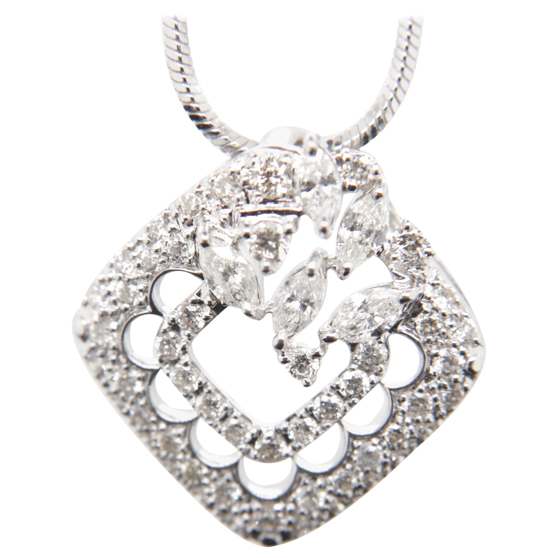 Pendentif en or 18 carats avec diamants de 0,92 carat en vente