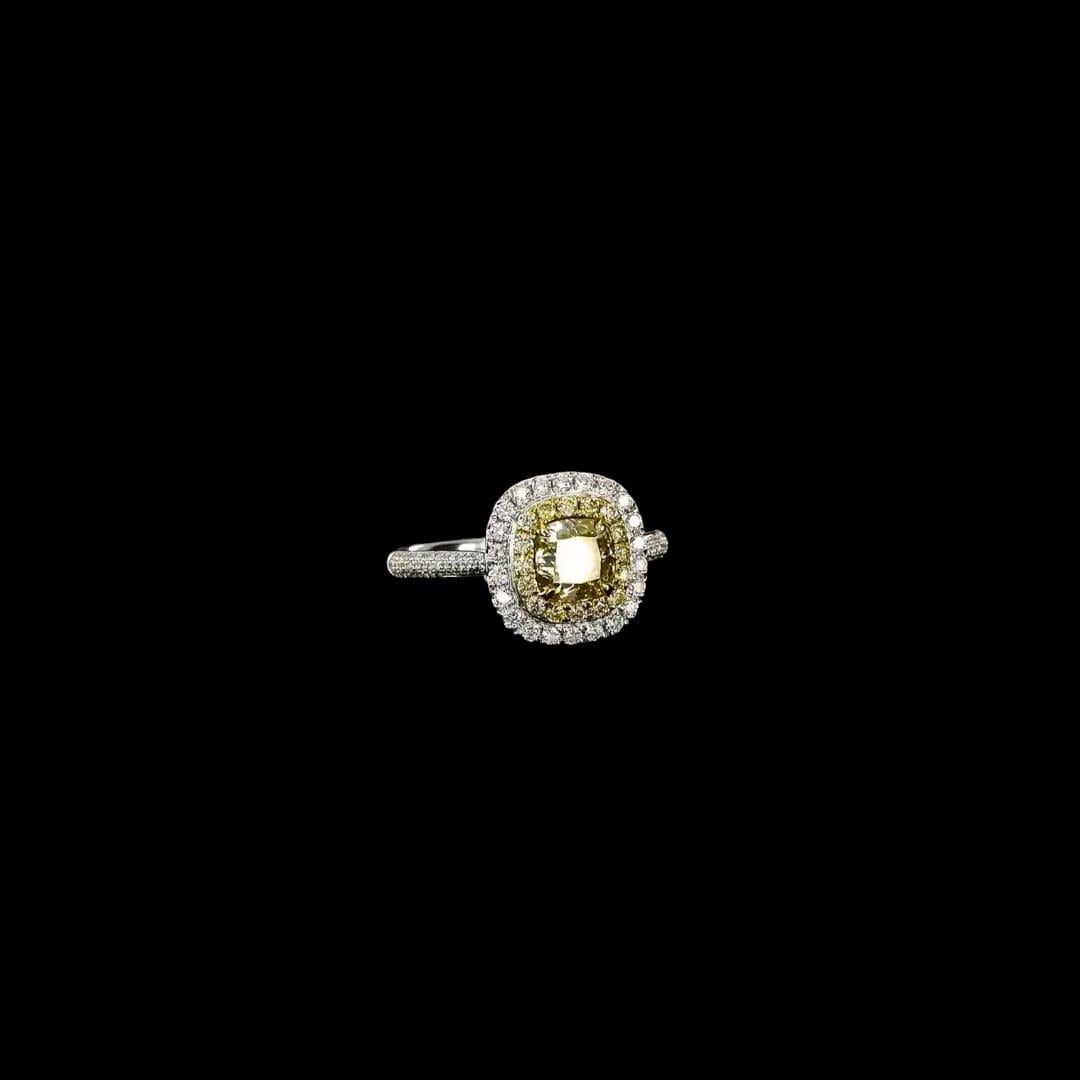 Women's or Men's 0.92 Carat Fancy Yellow Diamond Ring AGL Certified VS Clarity For Sale
