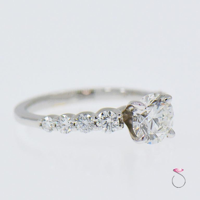 0.92 Carat H, VS1 Round Diamond Engagement Ring, GIA In Excellent Condition For Sale In Honolulu, HI
