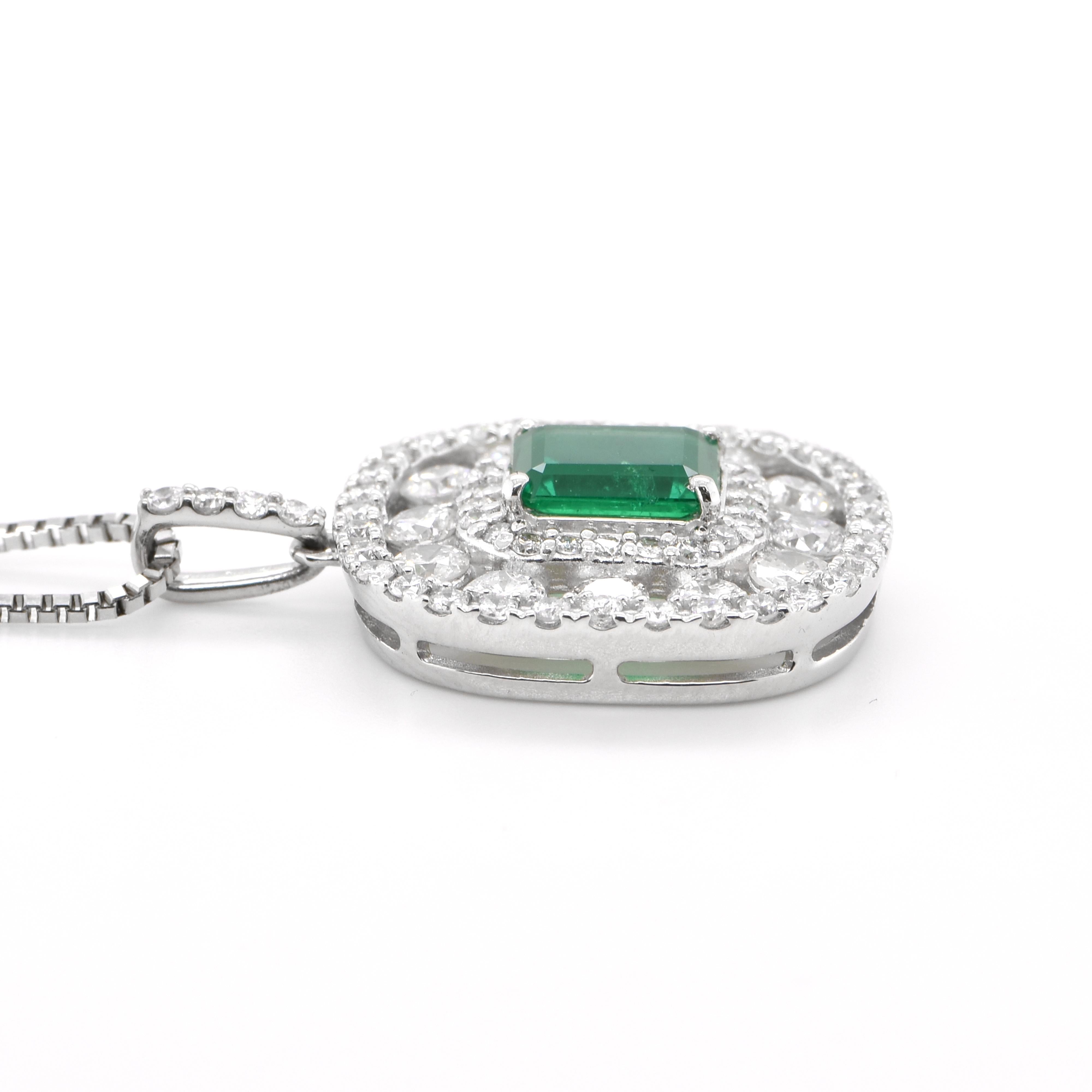 Emerald Cut 0.92 Carat Natural Emerald and Diamond Chain Necklace Set in Platinum For Sale