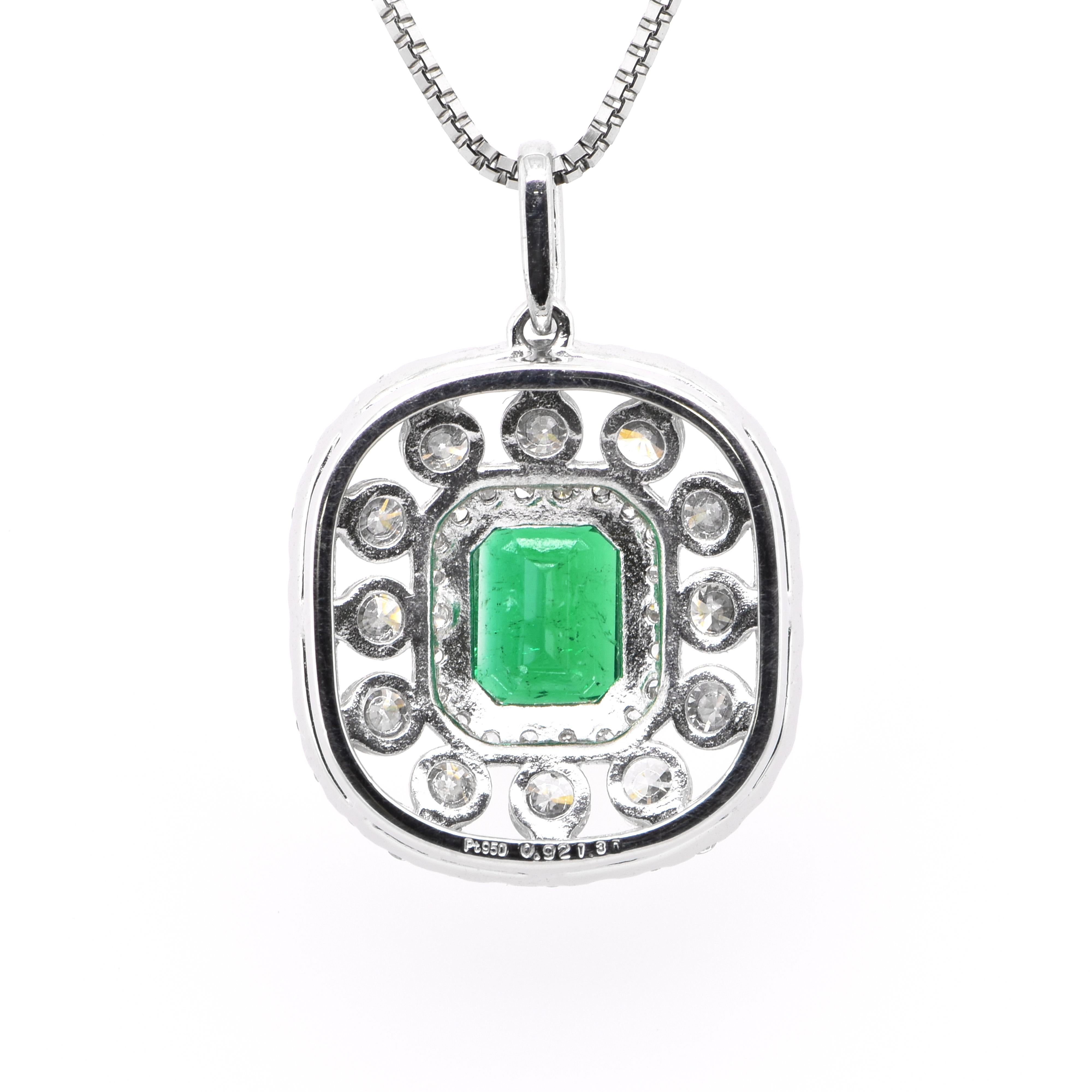 0.92 Carat Natural Emerald and Diamond Chain Necklace Set in Platinum For Sale 1