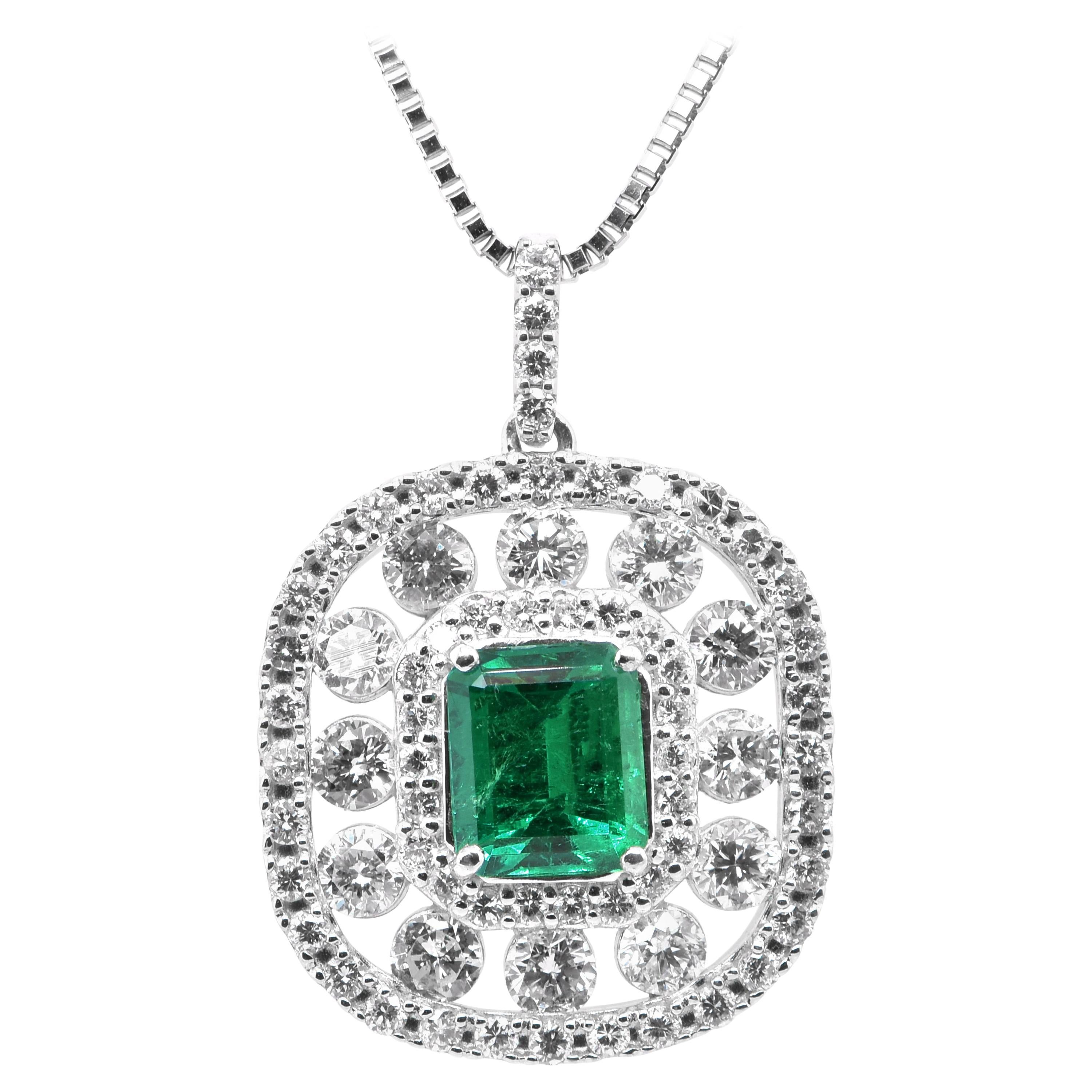 0.92 Carat Natural Emerald and Diamond Chain Necklace Set in Platinum For Sale