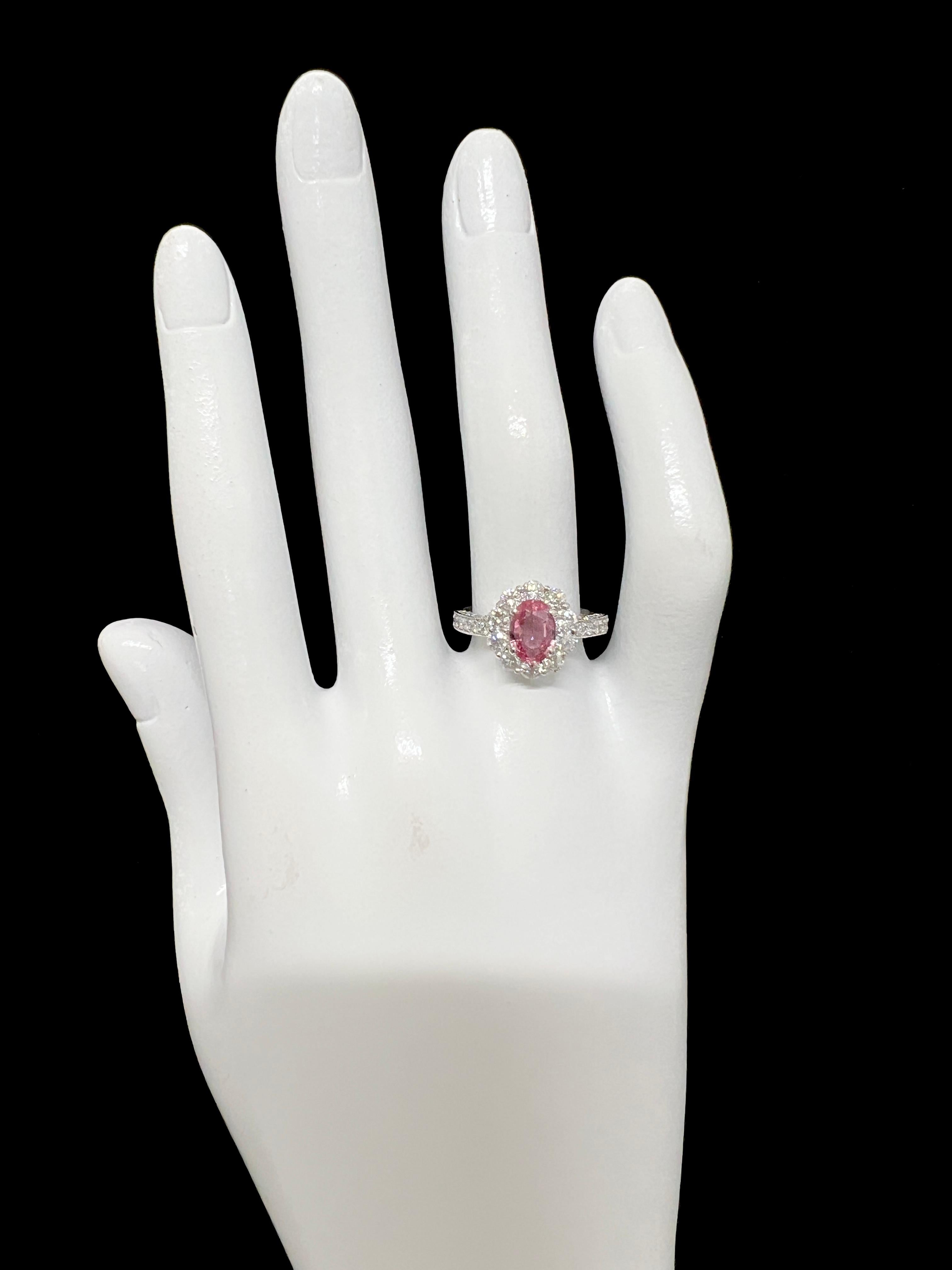 0.92 Carat Natural Padparadscha Sapphire and Diamond Ring Set in Platinum For Sale 1