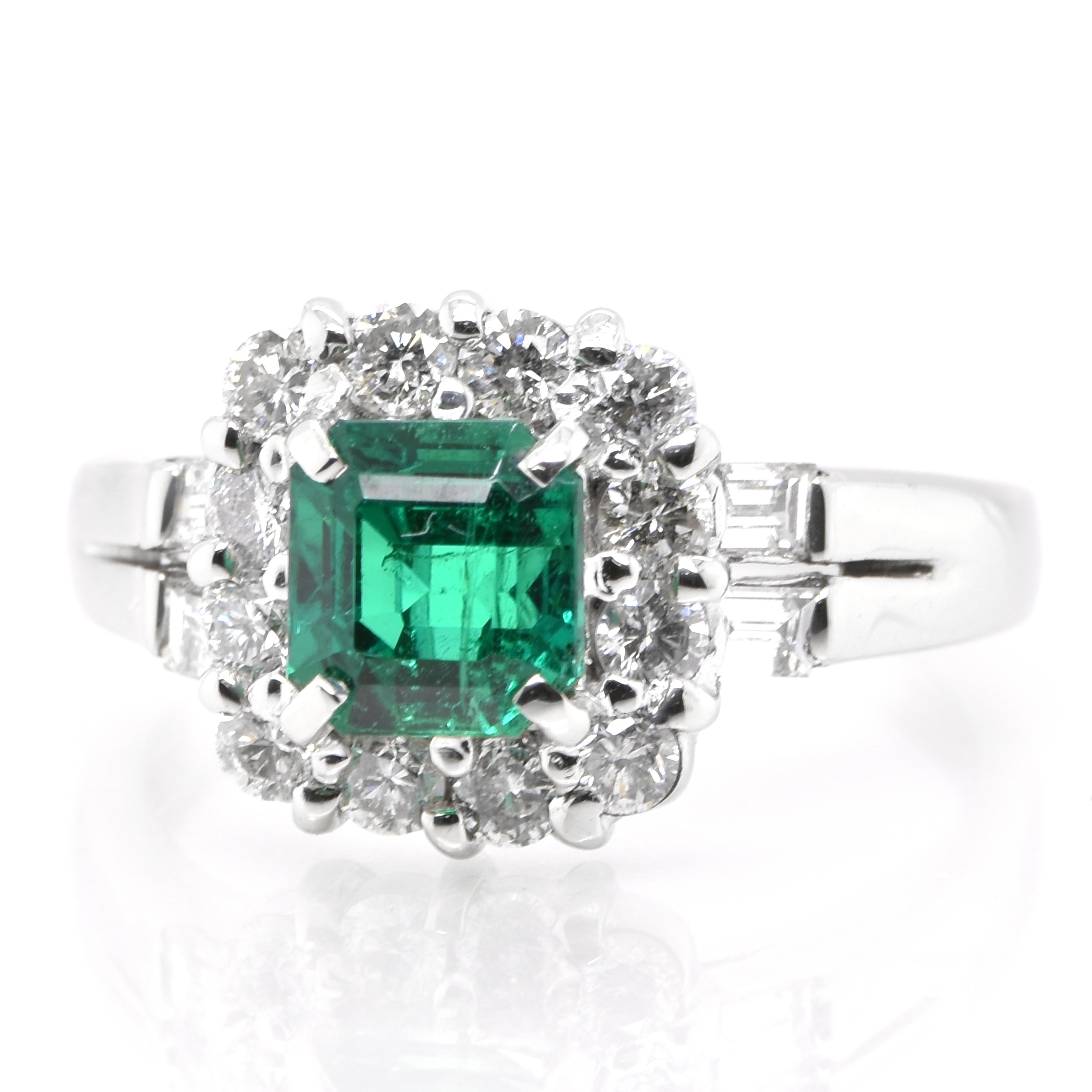 Modern 0.92 Carat Natural Vivid Green Emerald and Diamond Ring Set in Platinum