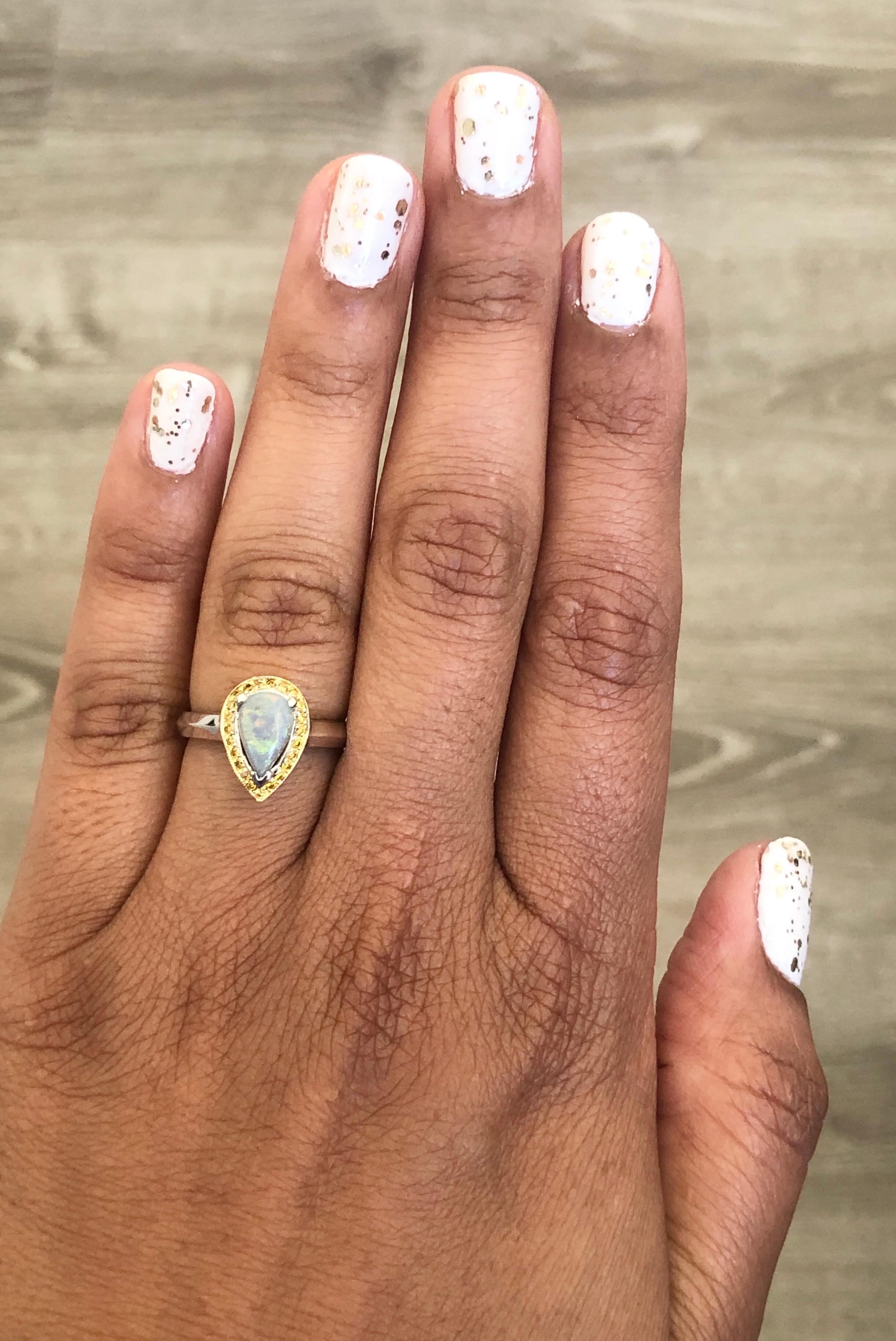 Bague en or blanc 14 carats avec opale taille poire de 0,92 carat et diamant jaune Neuf - En vente à Los Angeles, CA