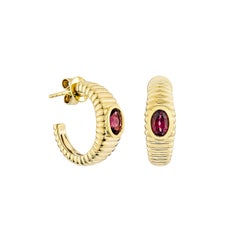 Sunita Nahata Rhodolite 0.92ct. Drop Earring in 18Karat Yellow Gold.