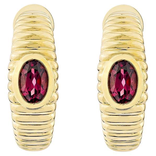 Sunita Nahata Rhodolite 0.92ct. Drop Earring in 18Karat Yellow Gold.