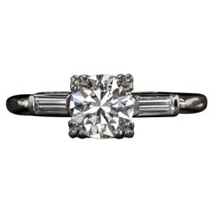 0.92 Carat Round Brilliant Cut Diamond VS2 Clarity E-D Color Platinum Ring
