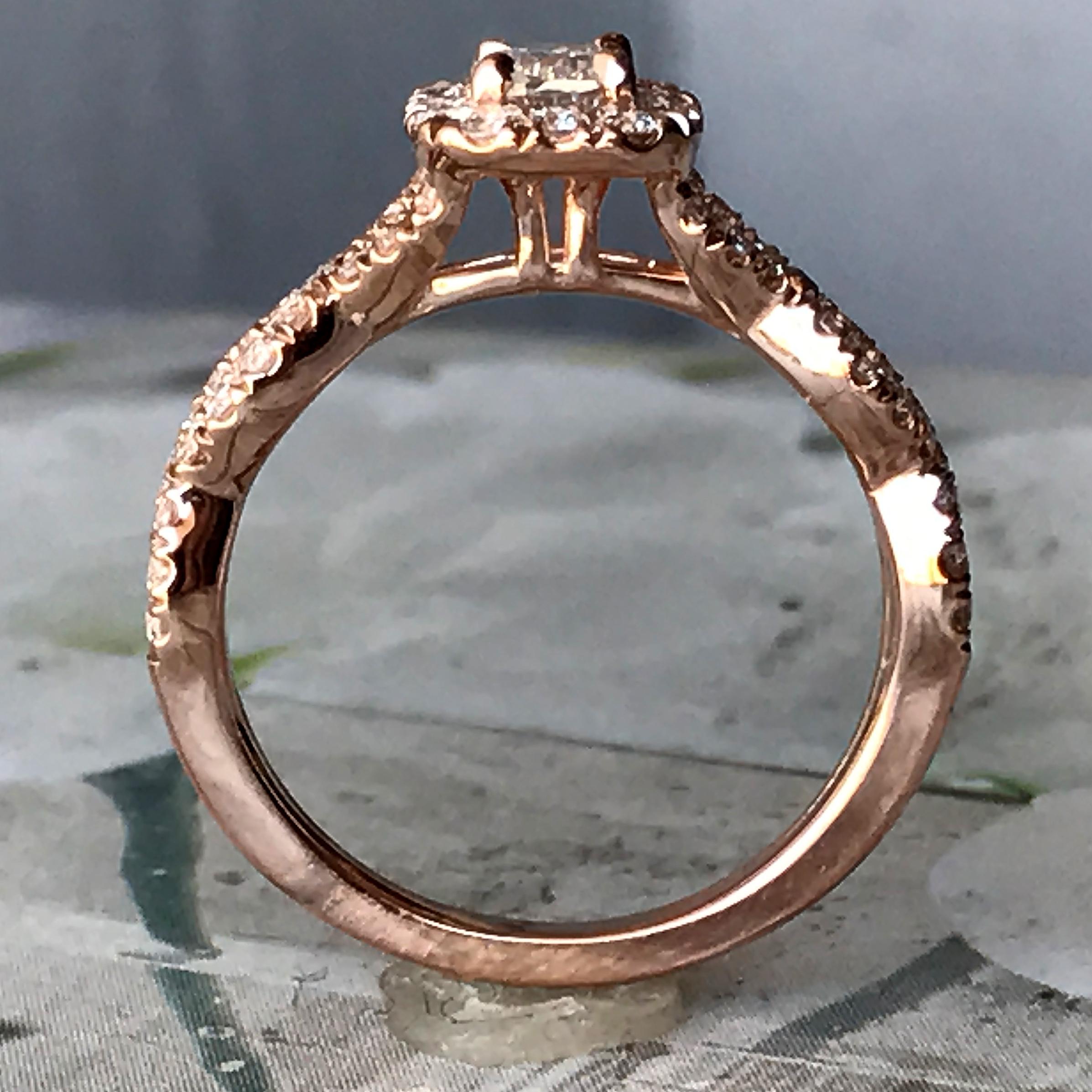 0.92 Carat TW Radiant H SI1 Diamond Halo Engagement Ring 14 Karat, Ben Dannie In New Condition For Sale In West Hollywood, CA