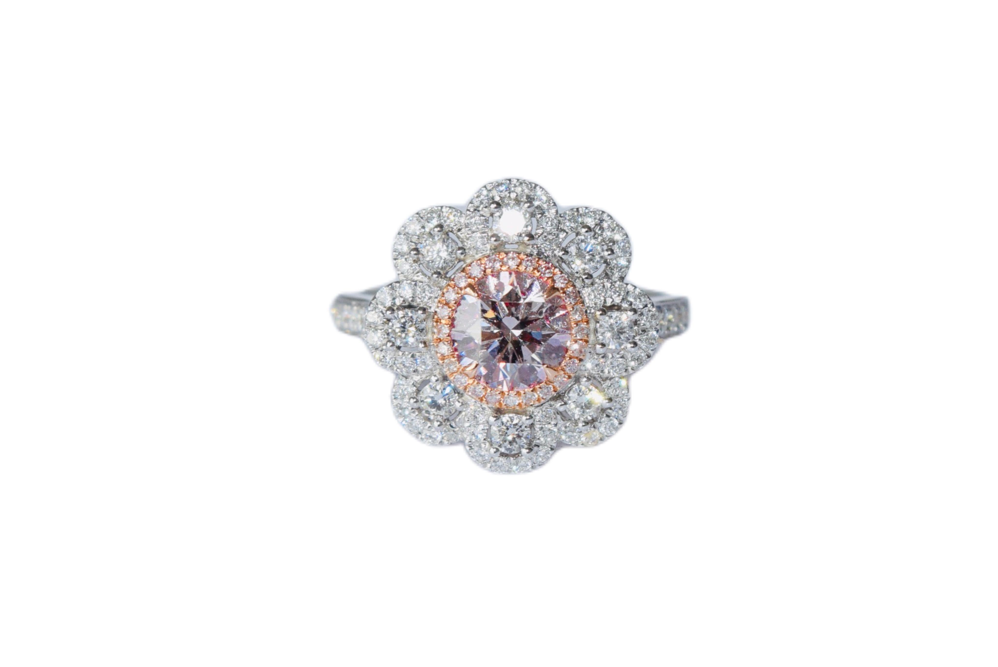 0.92 Carat Very Light Pink Diamond Ring VS2 Clarity GIA Certified For Sale 5
