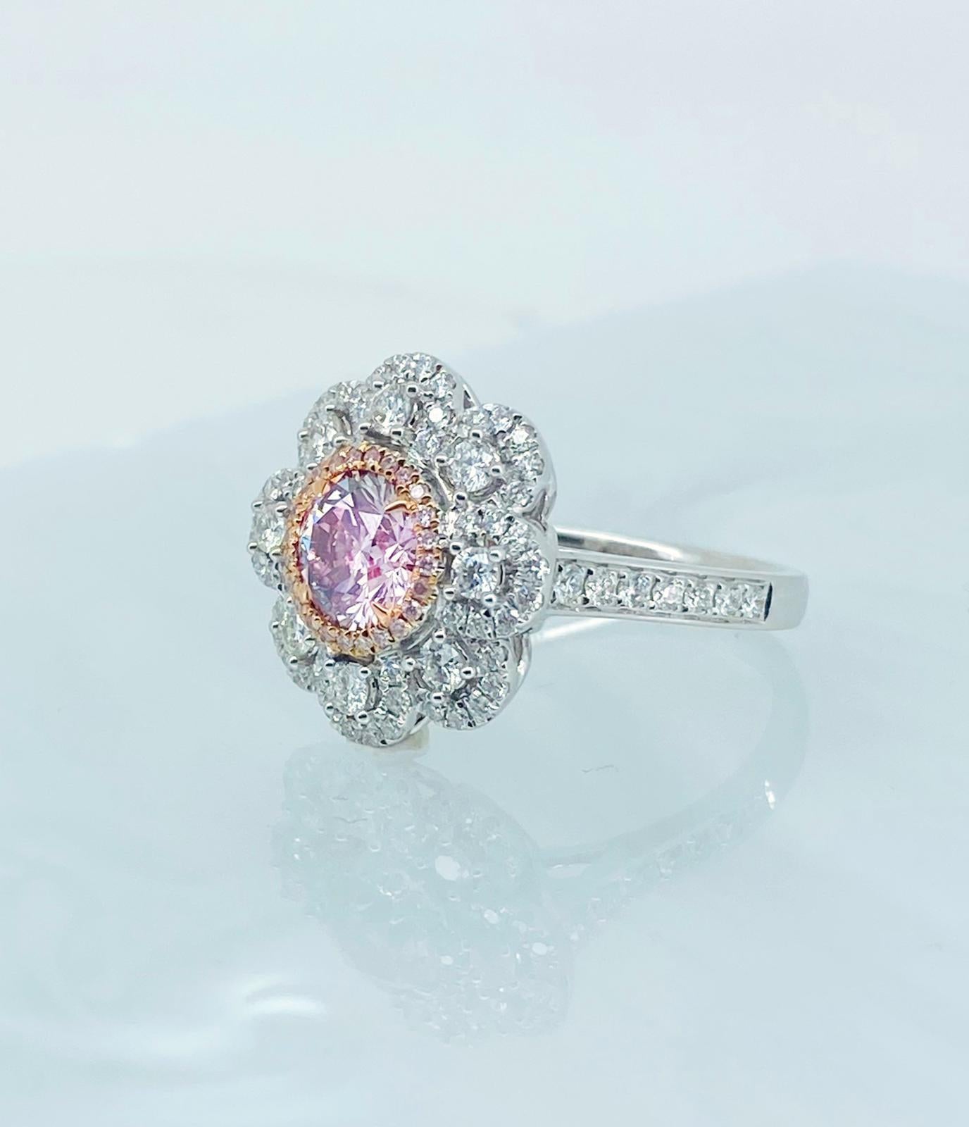 0.92 Carat Very Light Pink Diamond Ring VS2 Clarity GIA Certified For Sale 1