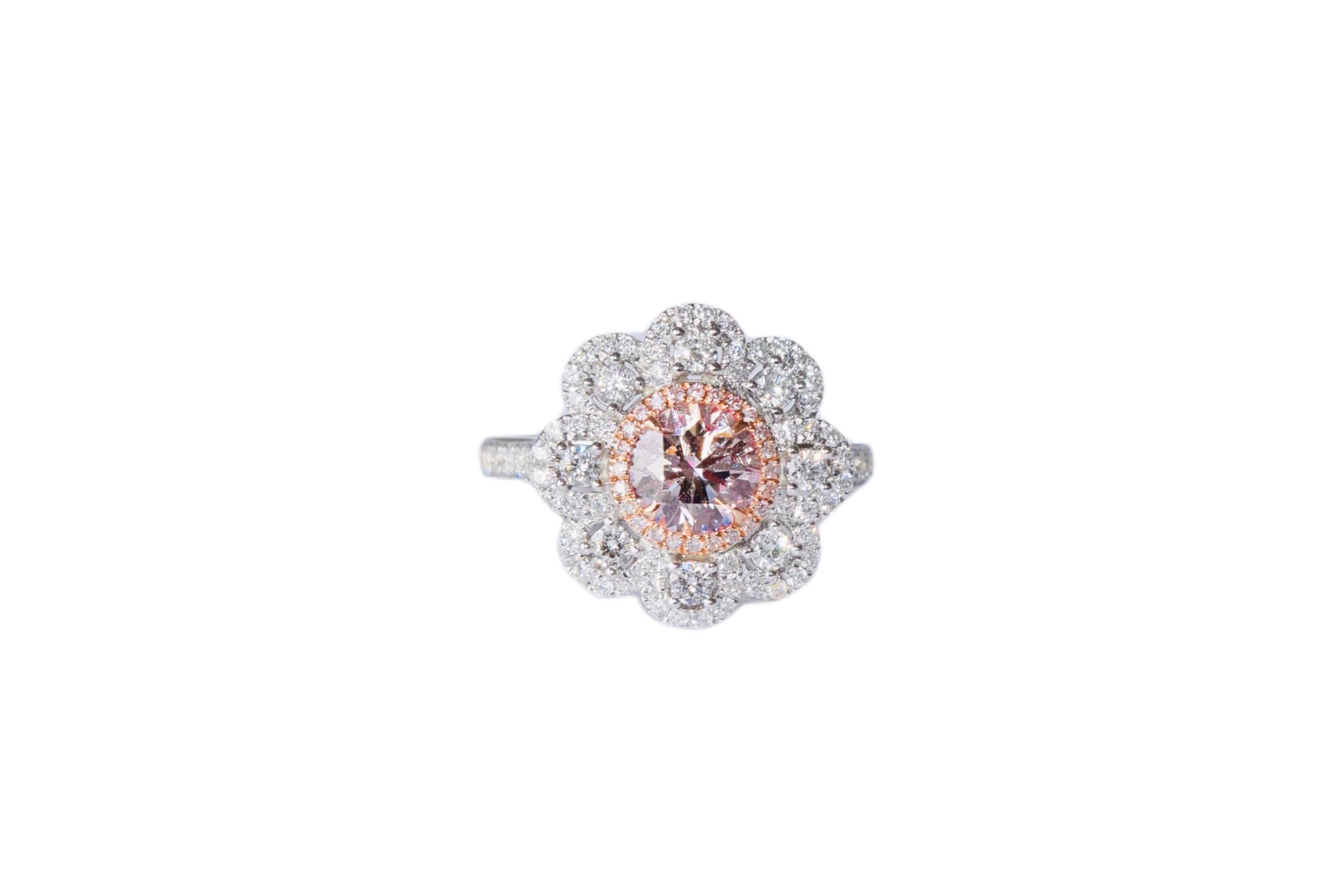 0.92 Carat Very Light Pink Diamond Ring VS2 Clarity GIA Certified For Sale 3