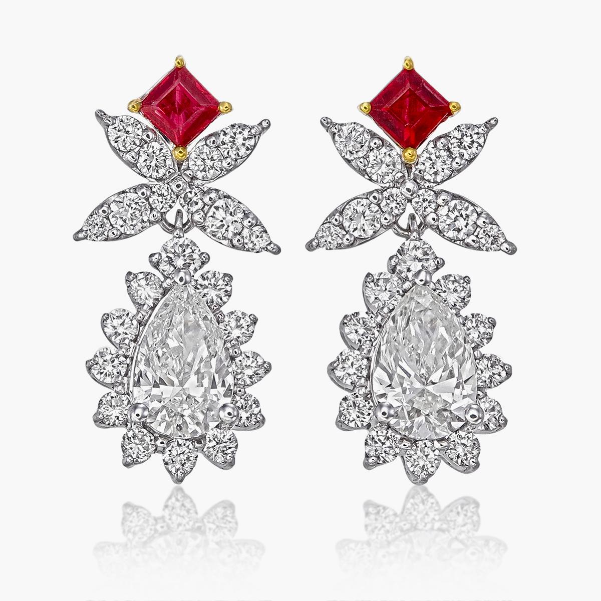 0.92 Carats Pear Cut Diamond Earrings with Rubies in 18 Karat White Gold In New Condition For Sale In Bangkok, TH