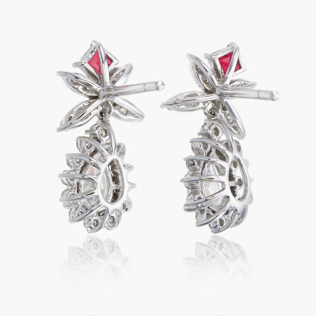 Women's 0.92 Carats Pear Cut Diamond Earrings with Rubies in 18 Karat White Gold For Sale