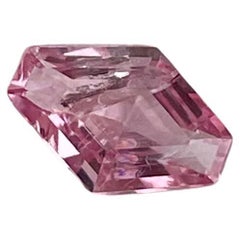 Pierre naturelle du Tajikistan, spinelle rose de 0,92 carat, taille hexagonale