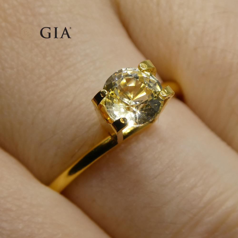 Brilliant Cut 0.92 ct Round Pastel Yellow Sapphire GIA Certified Sri Lankan Unheated For Sale