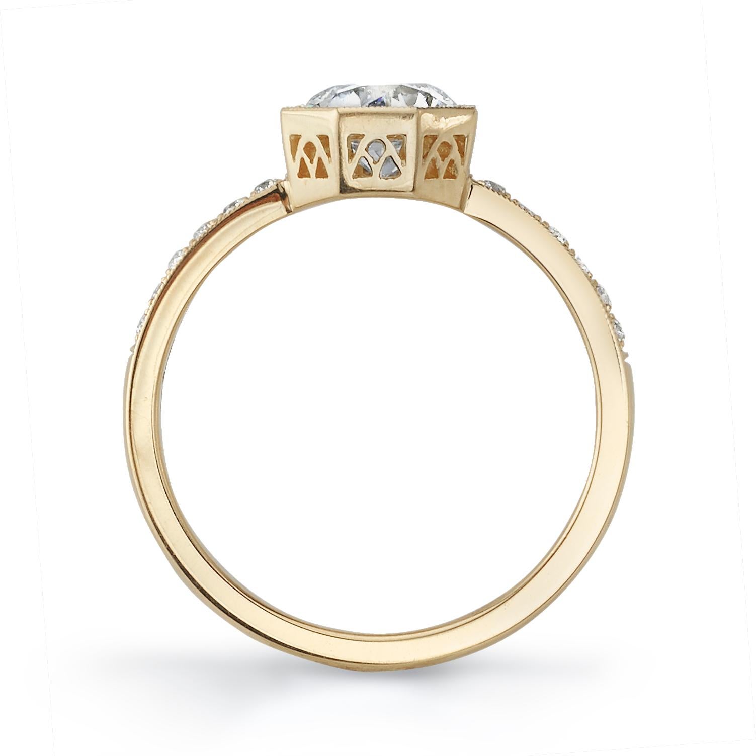 0.92 Carat Old European Cut Diamond Set in a Handcrafted Yellow Gold Ring In New Condition In Los Angeles, CA