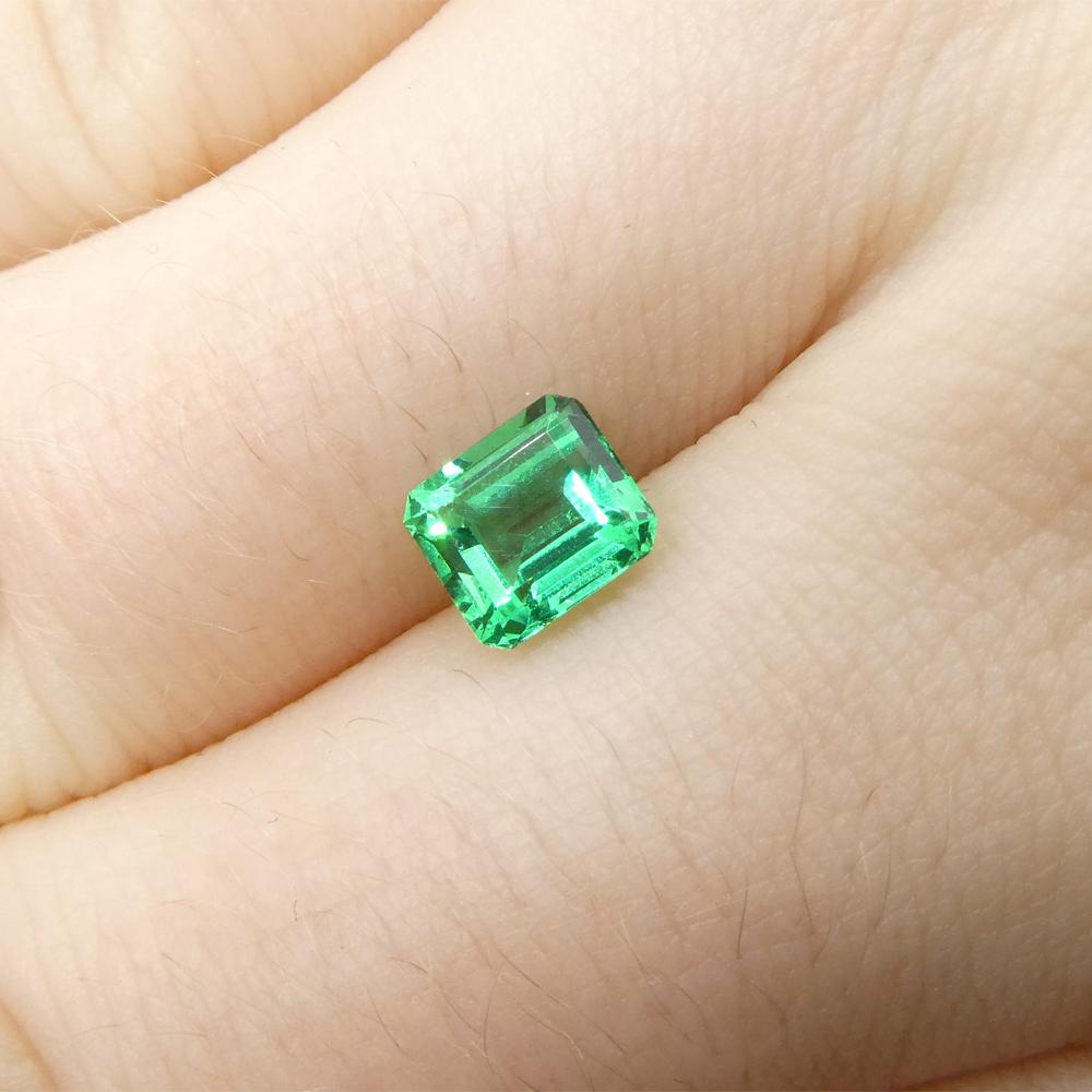 0.92ct Rectangular/Emerald Cut Green Emerald from Colombia For Sale 7