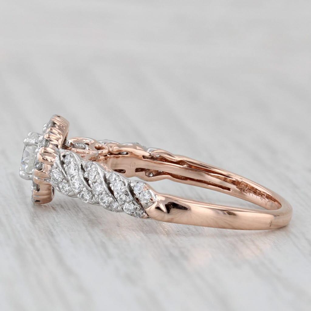Informationen zu Edelsteinen:
- Natürlicher Diamant -
Karat - 0,30ct 
Schliff - Rundbrillant
Farbe - H
Klarheit - I1 

- Natürliche Diamanten -
Karat gesamt - 0,62ctw
Schliff - Rundbrillant
Farbe - G - I
Reinheit - SI1 - I1

Metall: 14k Rose Gold,