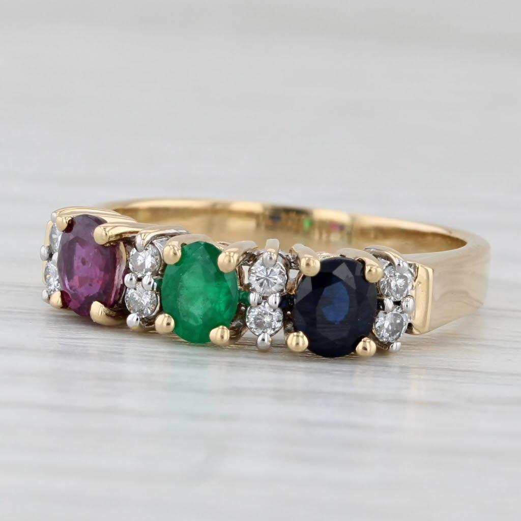 Taille ovale 0.92ctw Ruby Sapphire Emerald Diamond Ring 18k Yellow Gold Size 5.5 3-Stone en vente