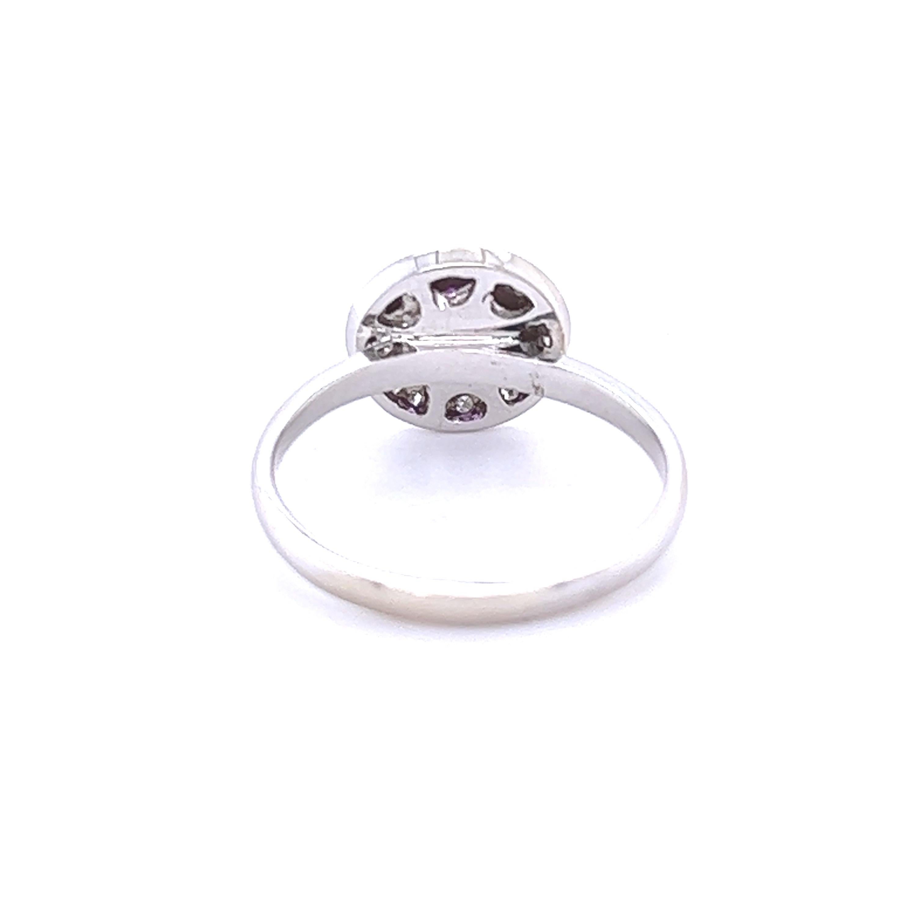 0,93 Karat Amethyst-Diamant-Weißgold-Ring (Ovalschliff) im Angebot