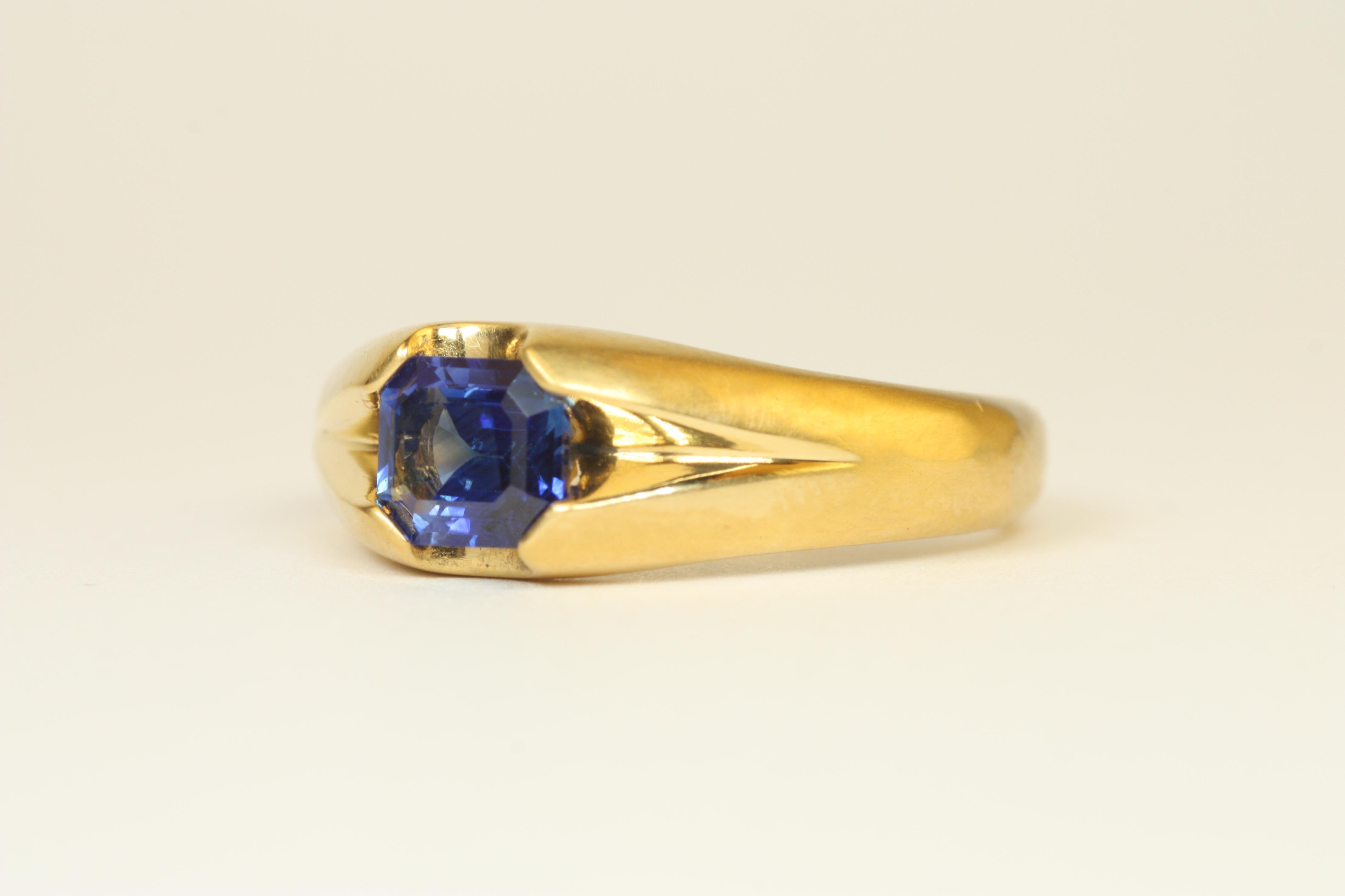 Emerald Cut 0.93 Carat Emerald-Cut Ceylon Blue Sapphire 22K Gold Solitaire Split-Shank Ring For Sale