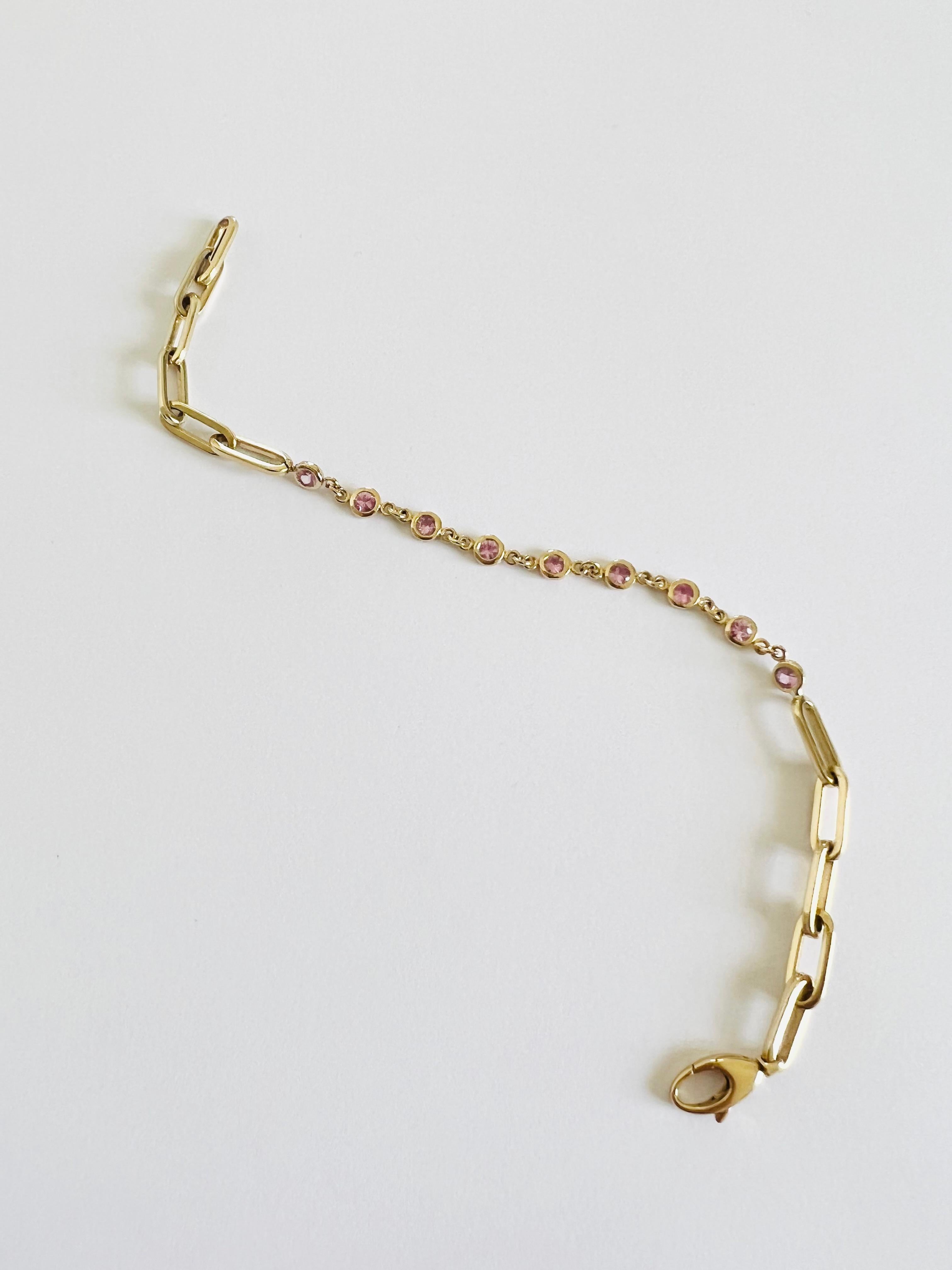 Contemporaneo Bracciale in oro giallo con zaffiri rosa naturali da 0,93 carati in vendita