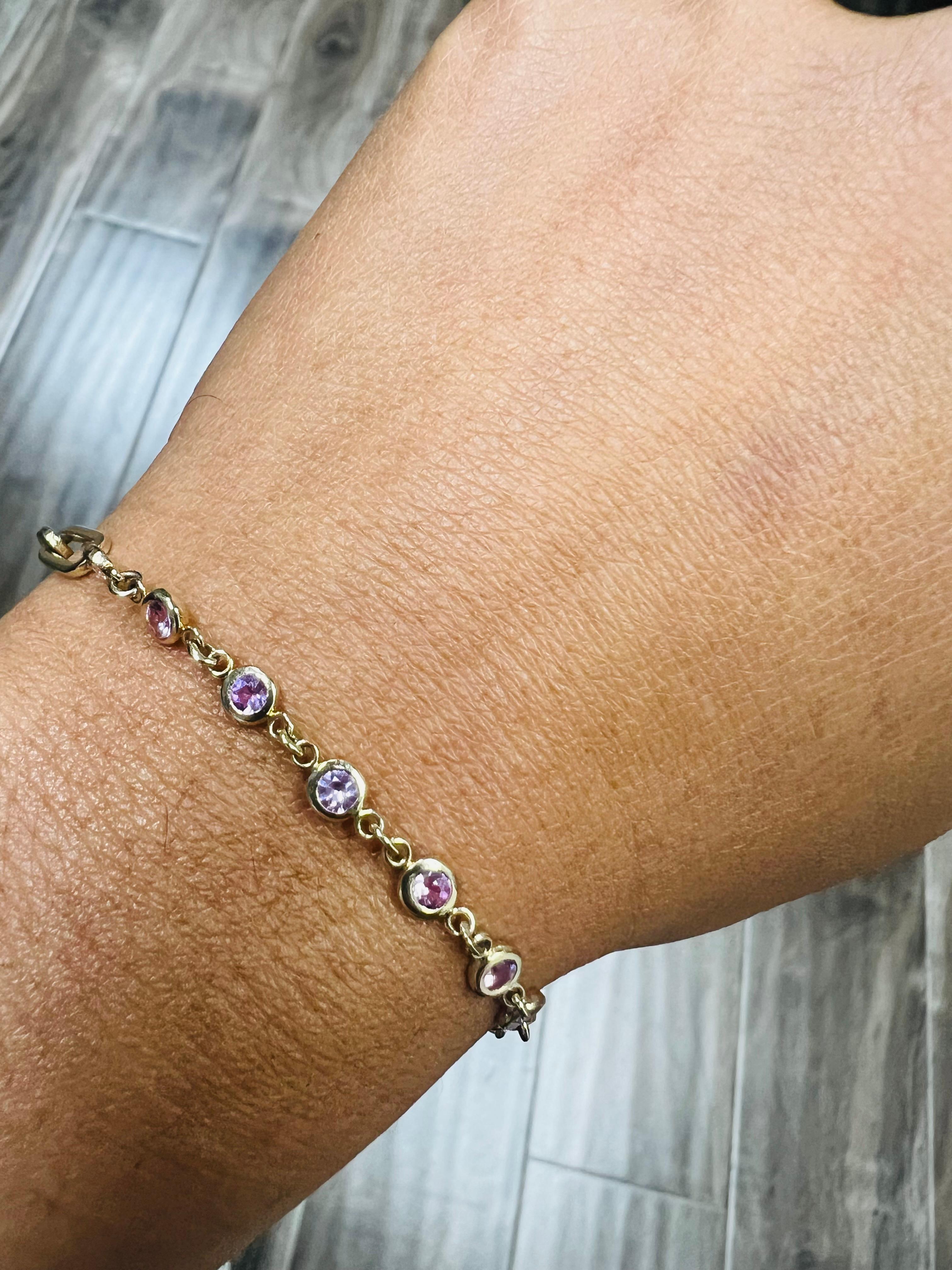 Bracciale in oro giallo con zaffiri rosa naturali da 0,93 carati in vendita 2