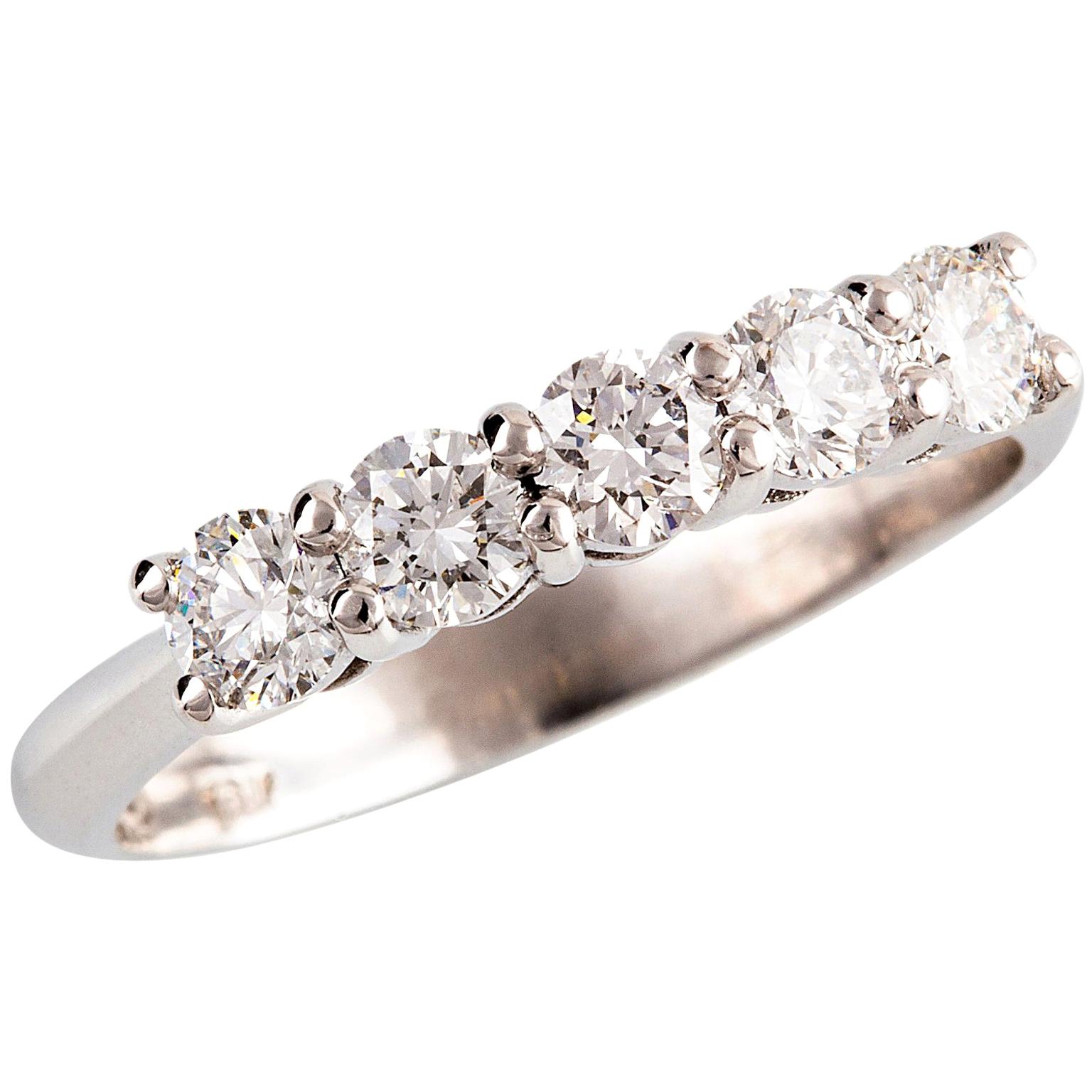 0.93 Carat Round Brilliant Cut Diamond Bridal Ring in 18 Carat White Gold For Sale